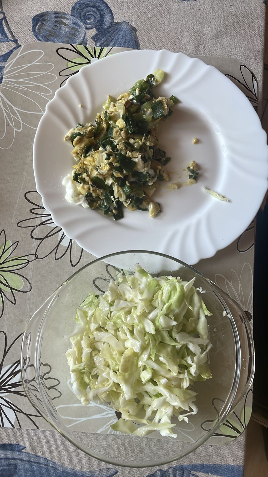 Oua cu ceapa si varza