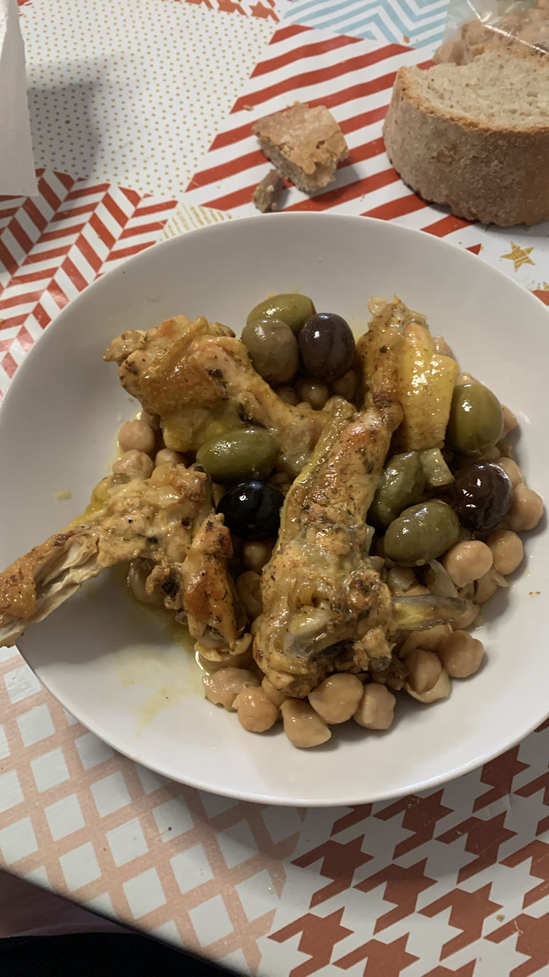 Pui cu năut și măsline