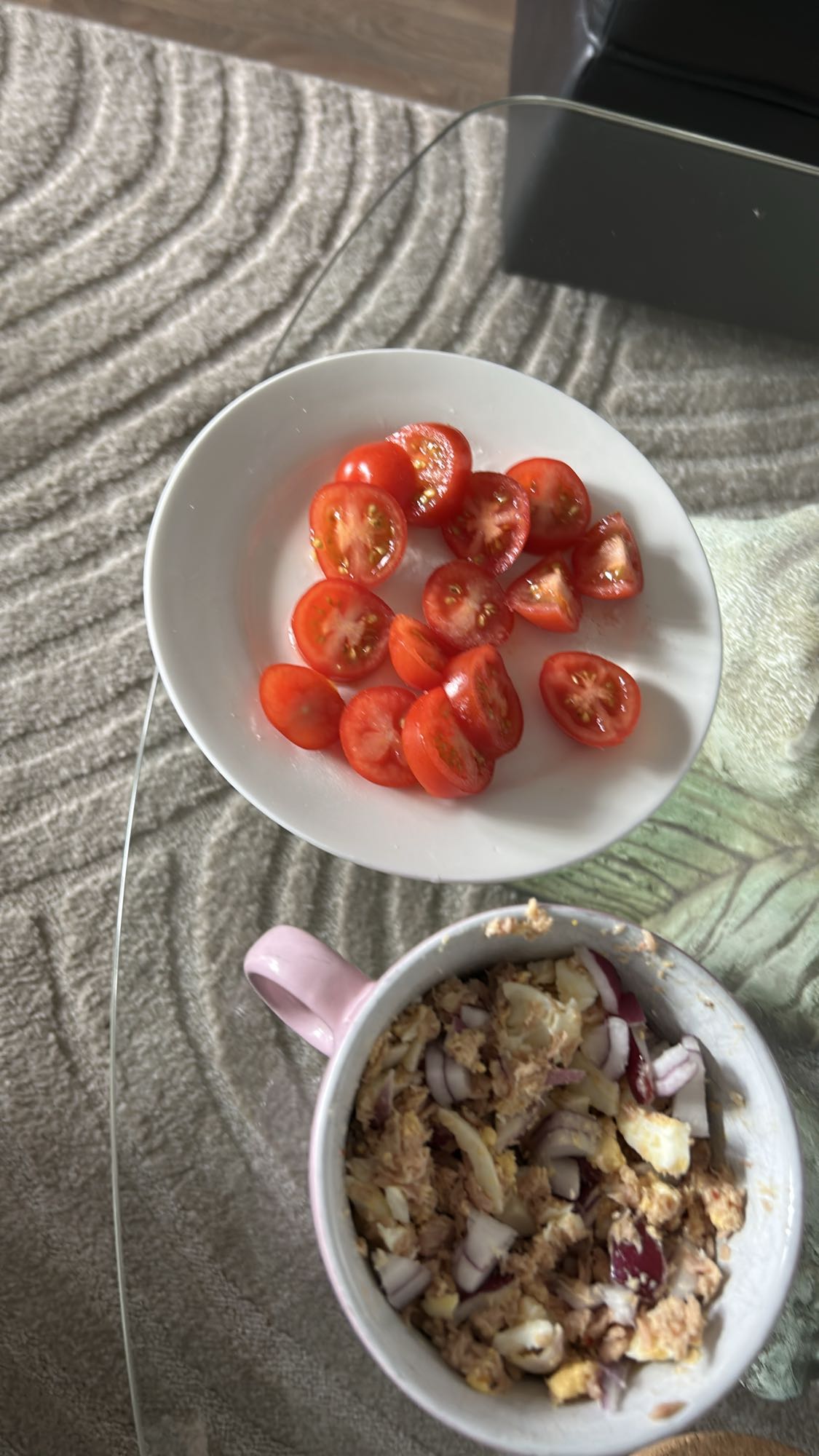 Tunfisk og tomatsalat