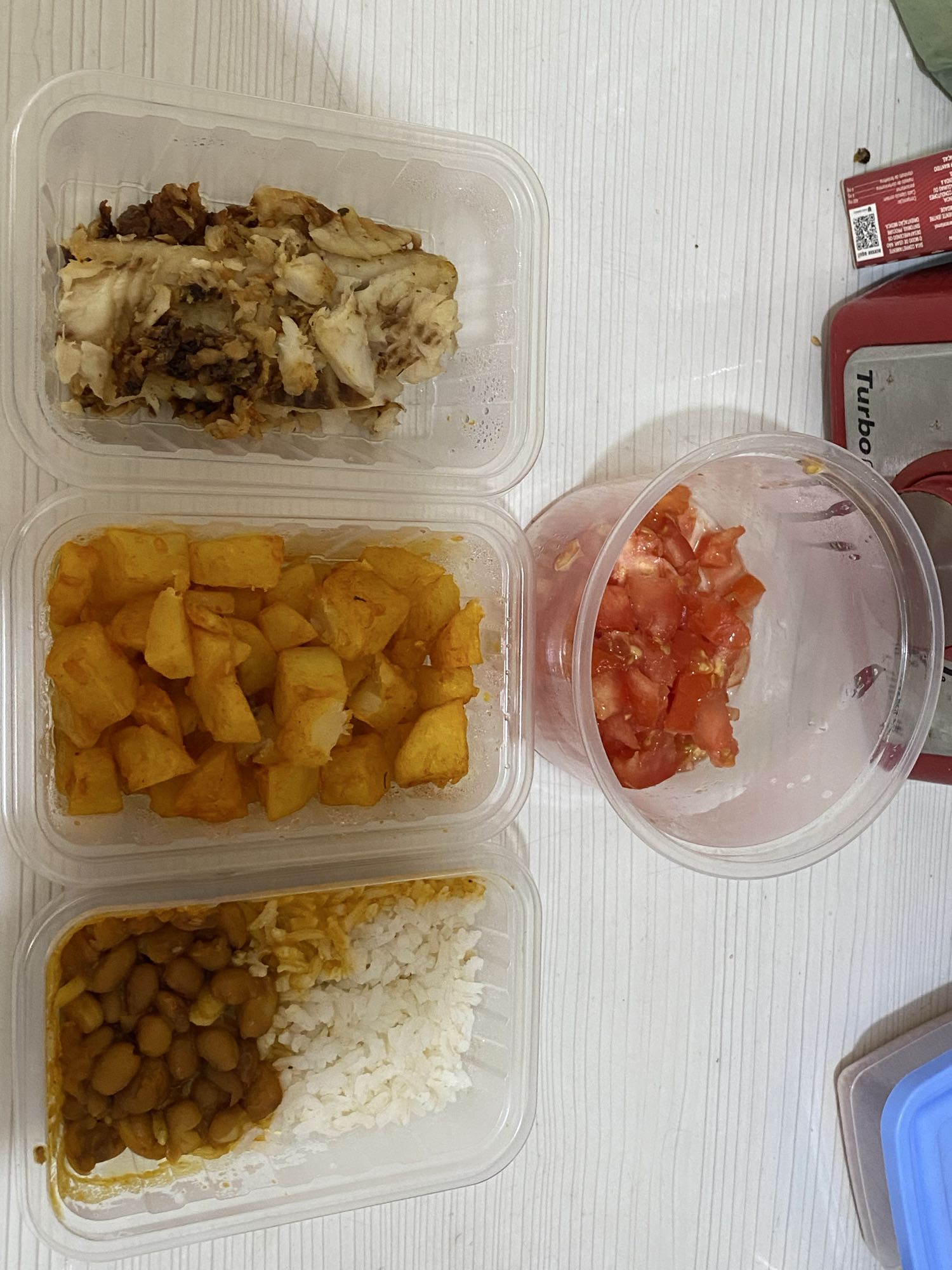 Peixe com arroz e legumes