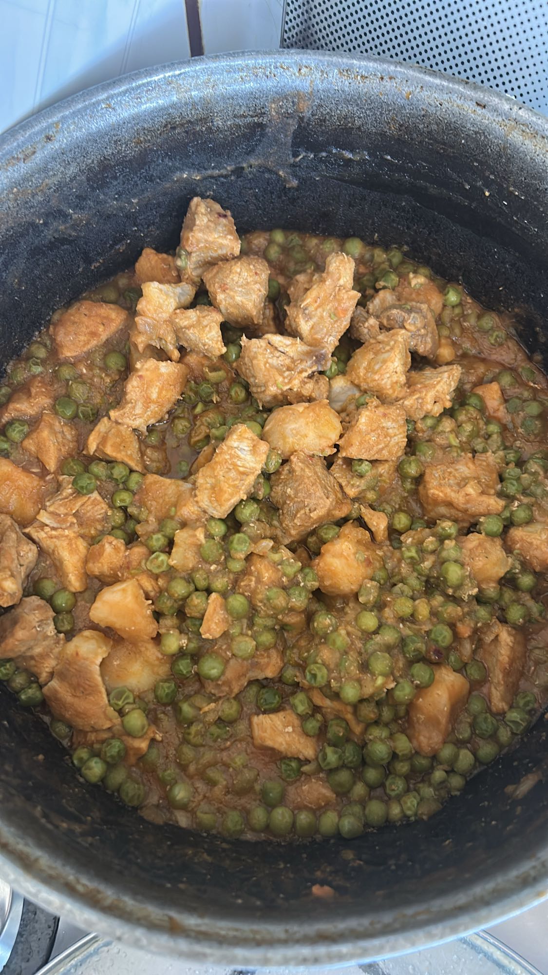 Tocană cu mazăre și carne