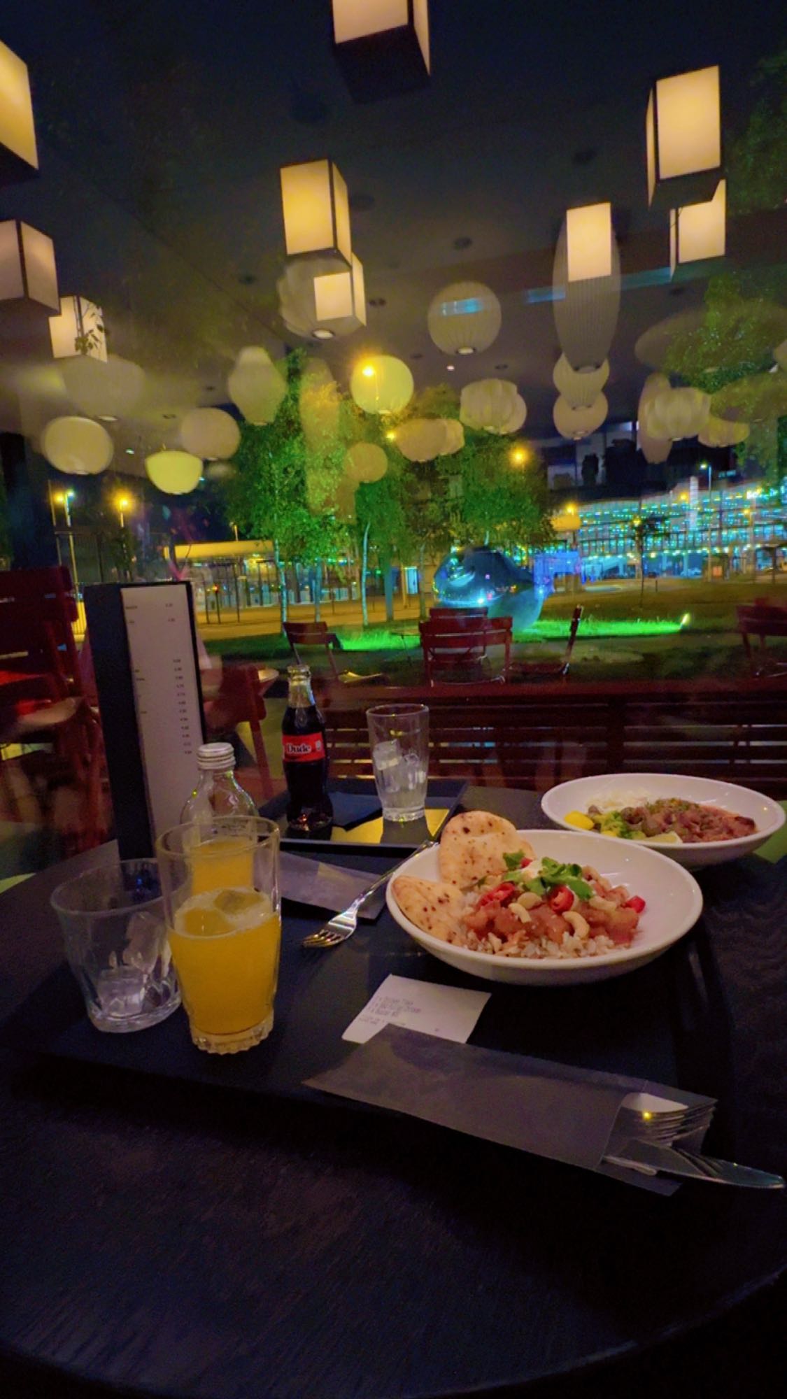 Chicken rice bowl with bread