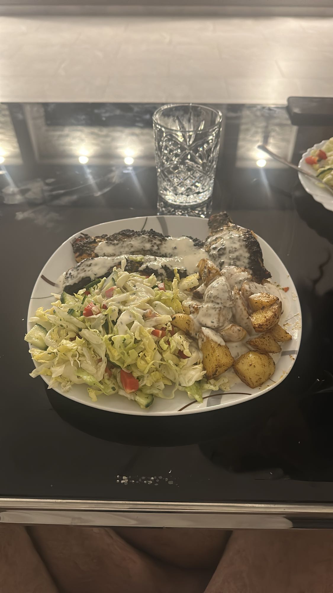 Gegrillter Lachs mit Salat
