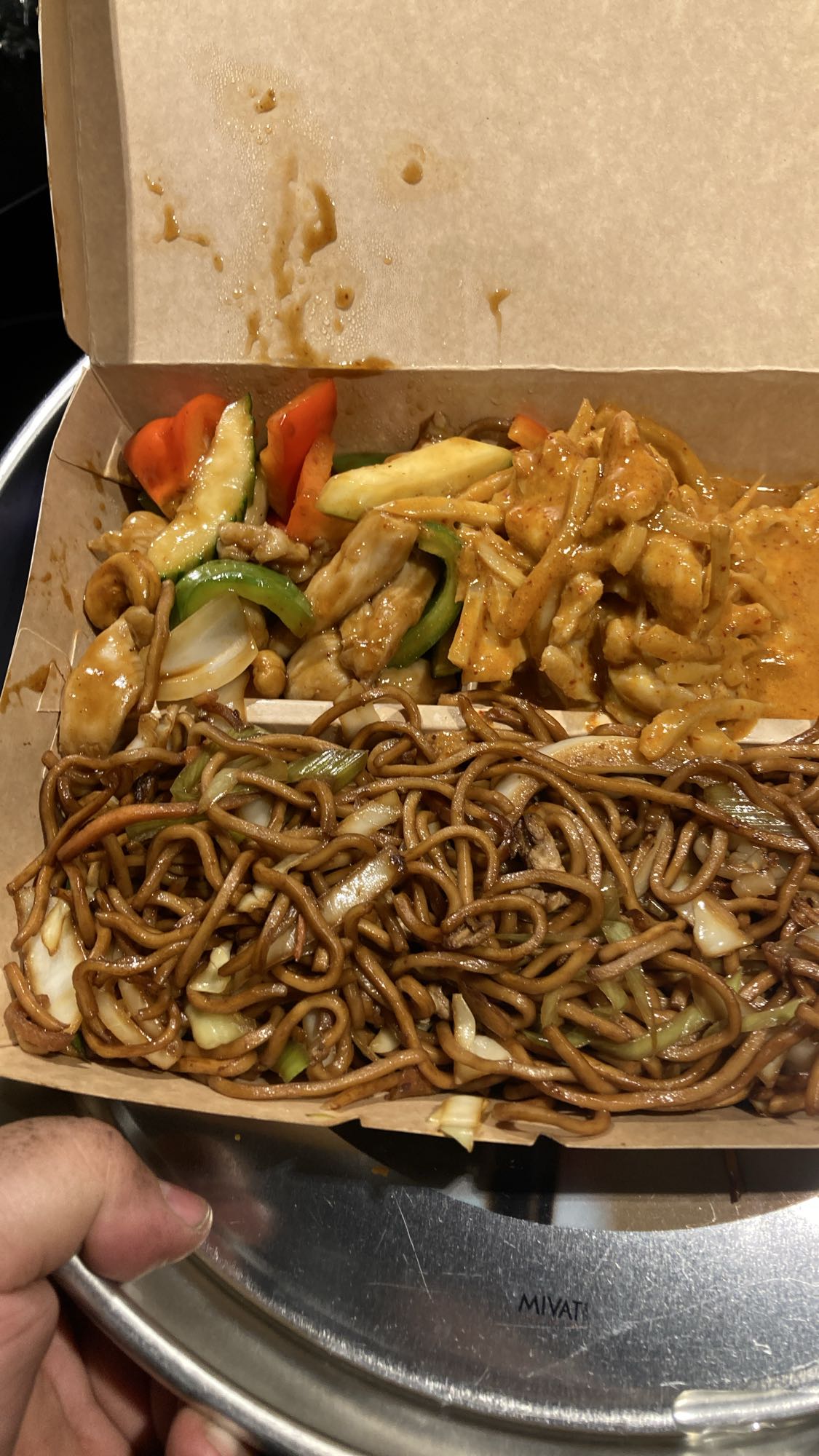 Kycklingwok med nudlar