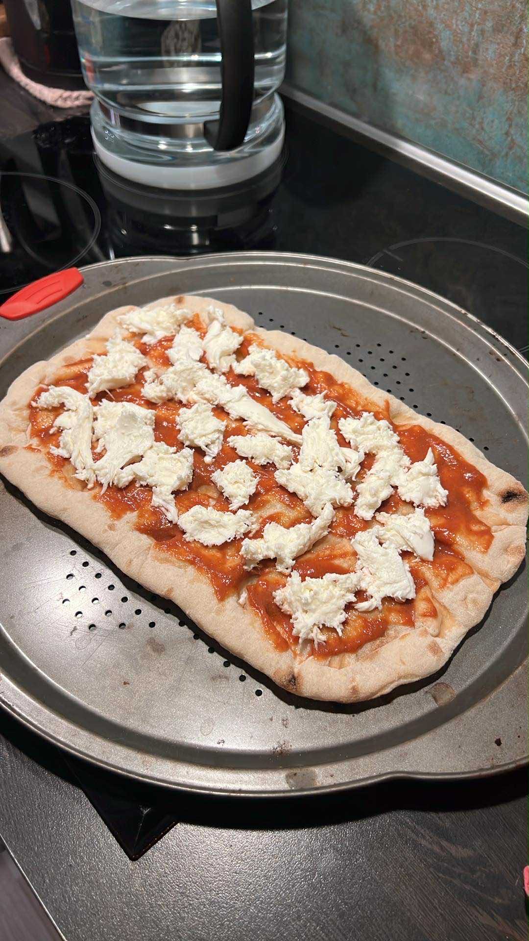 Pizza margherita domowa