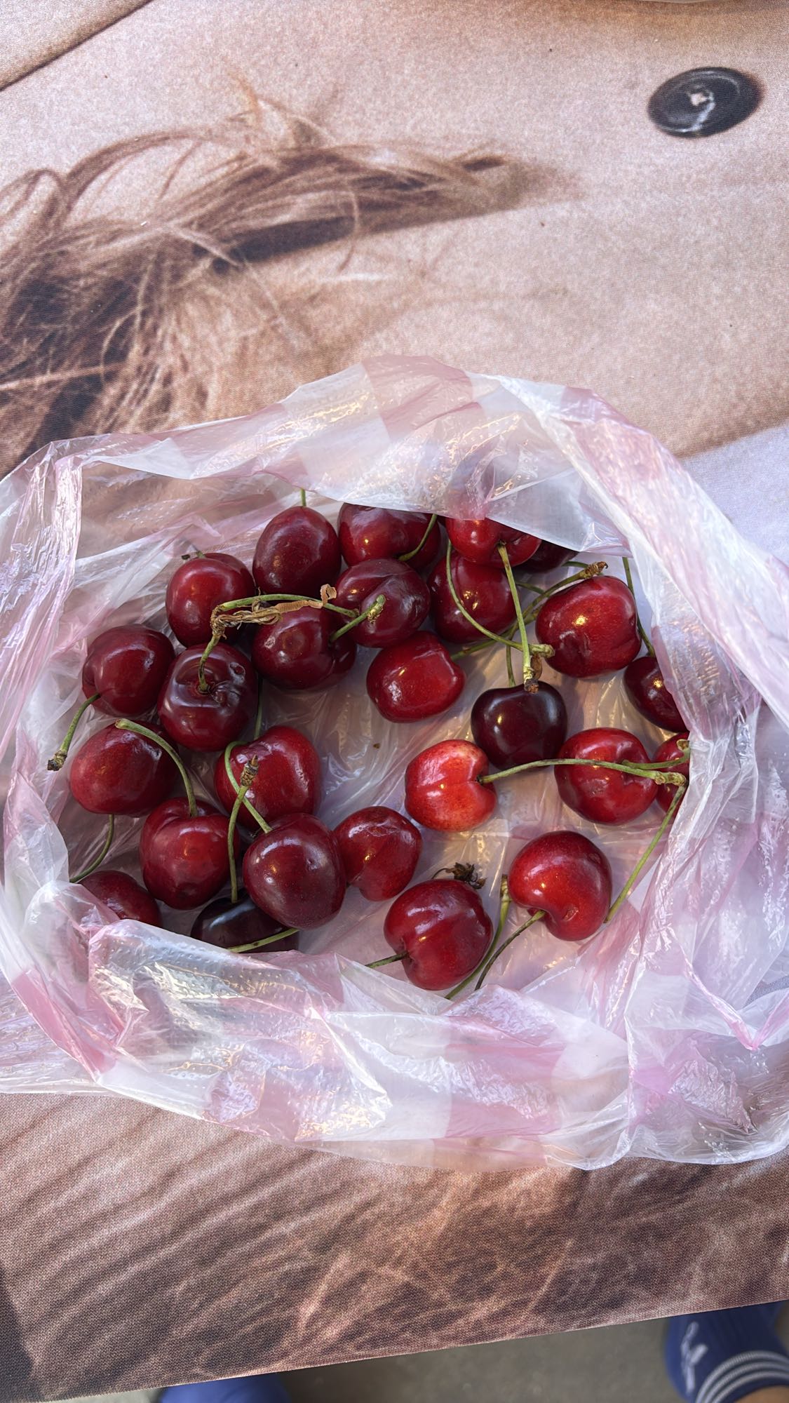 Cireșe proaspete