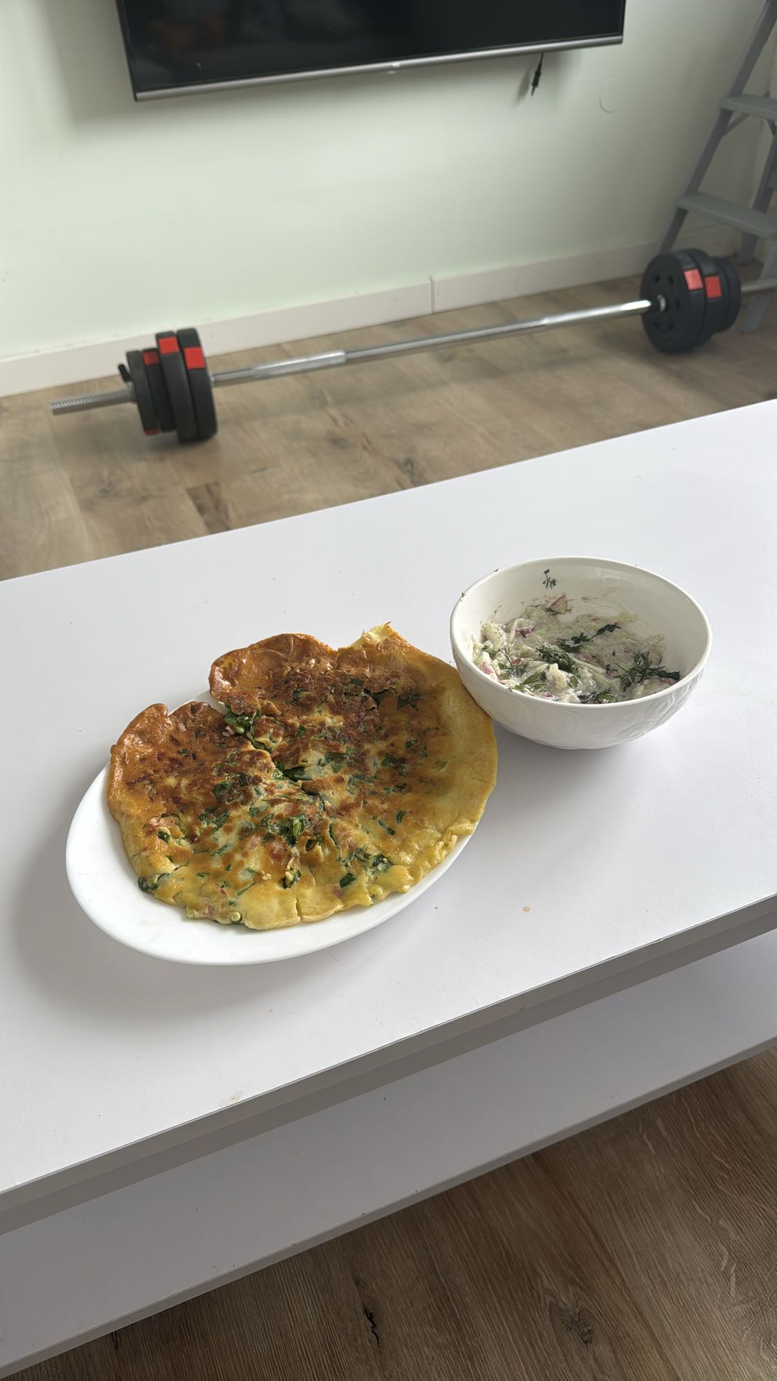 Omlet z warzywami i twarożek