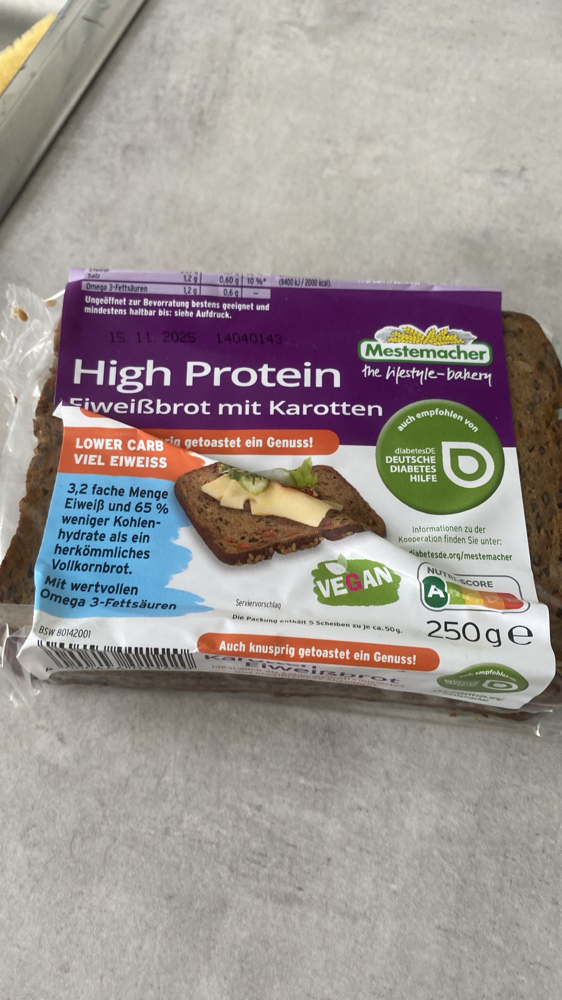 Eiweißbrot mit Karotten