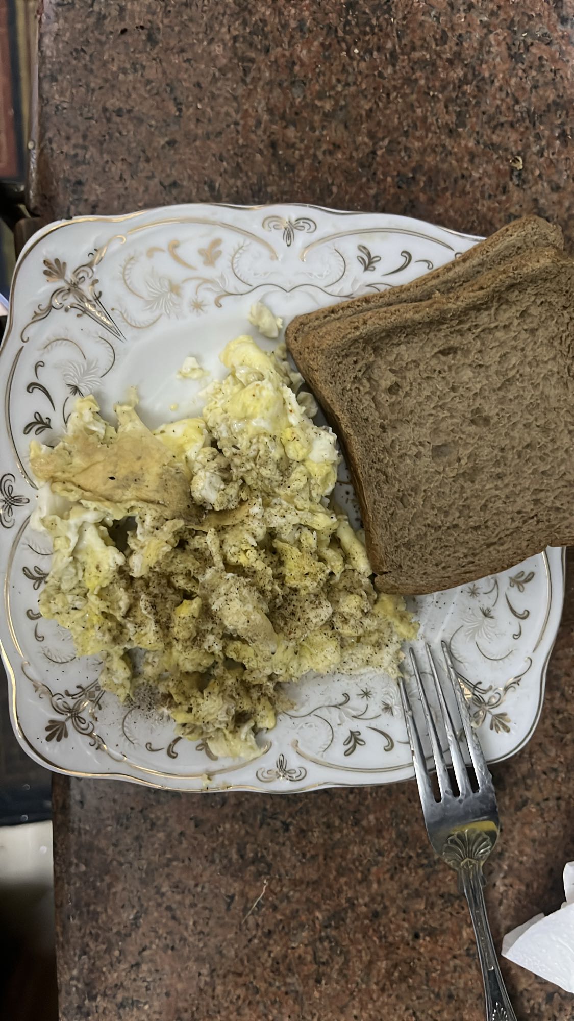 Scrambled Eggs & Toast