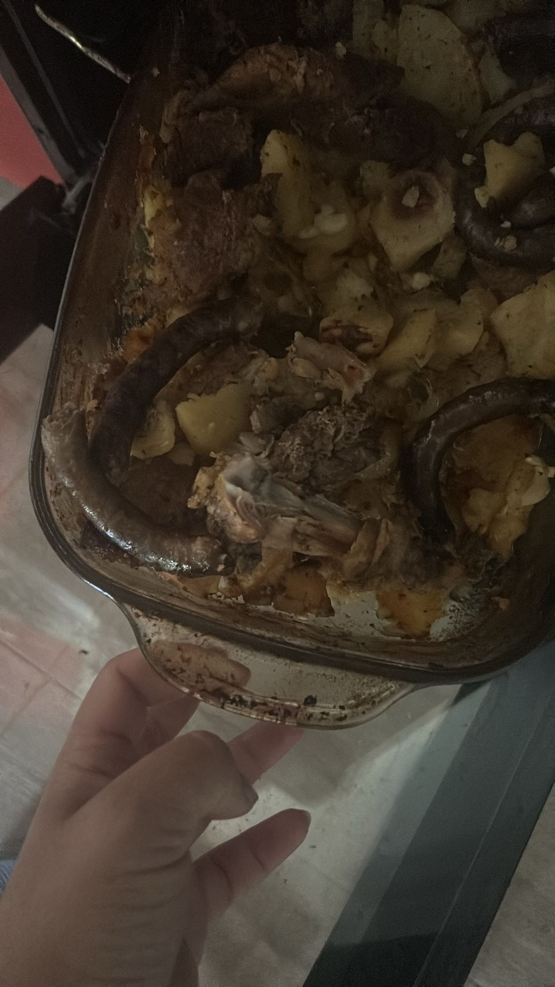 Friptură cu cartofi la cuptor