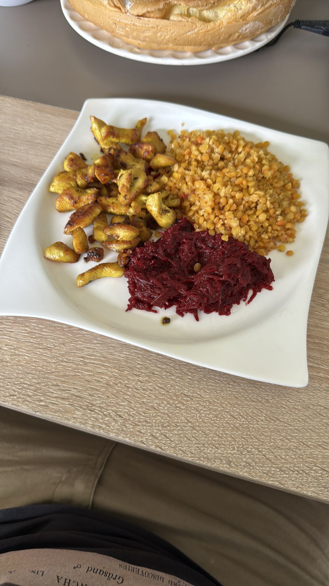 kurczak z soczewicą i burakiem