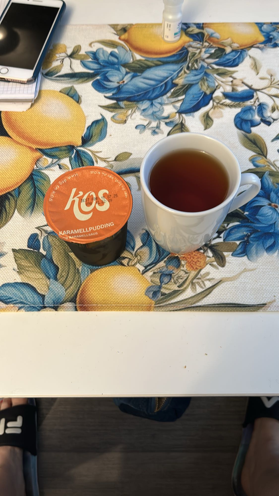 Карамельный пудинг и чай