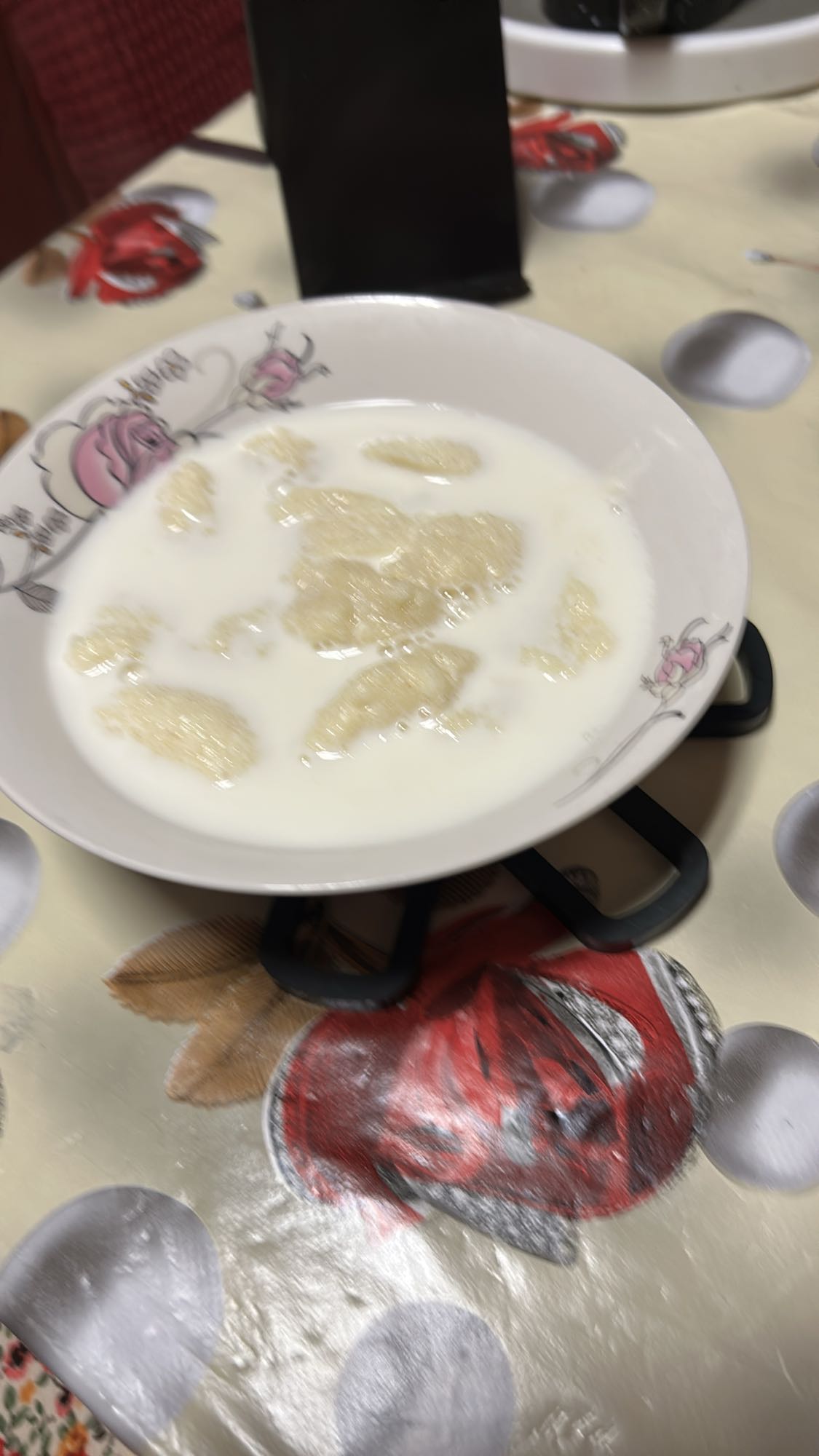 Lapte cu găluște de griș