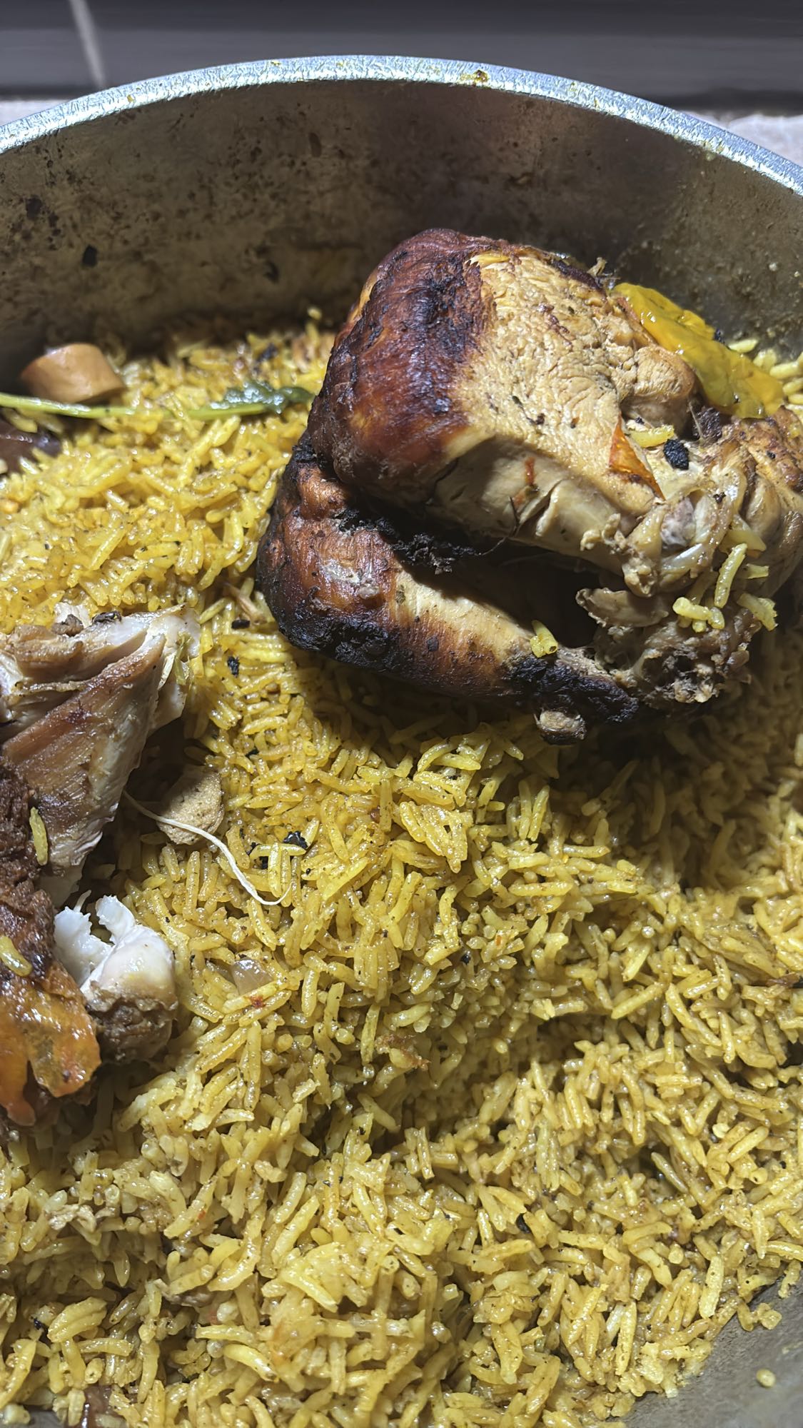 Riz épicé au poulet rôti