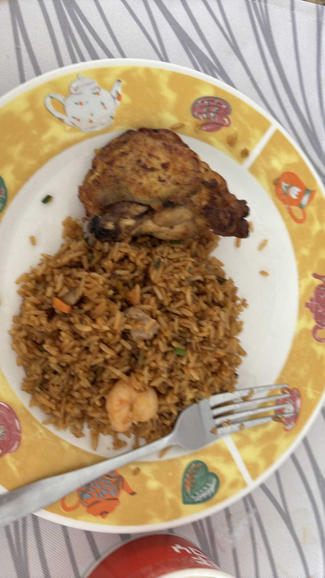 arroz frito con pollo y camarón