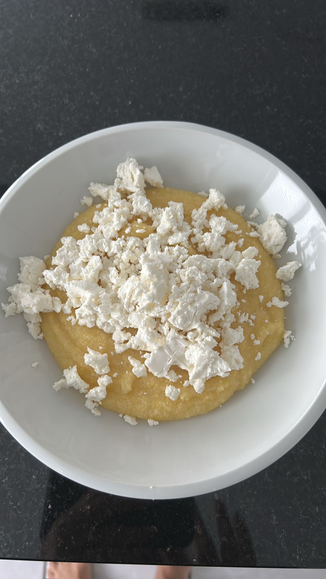 Mămăligă cu brânză