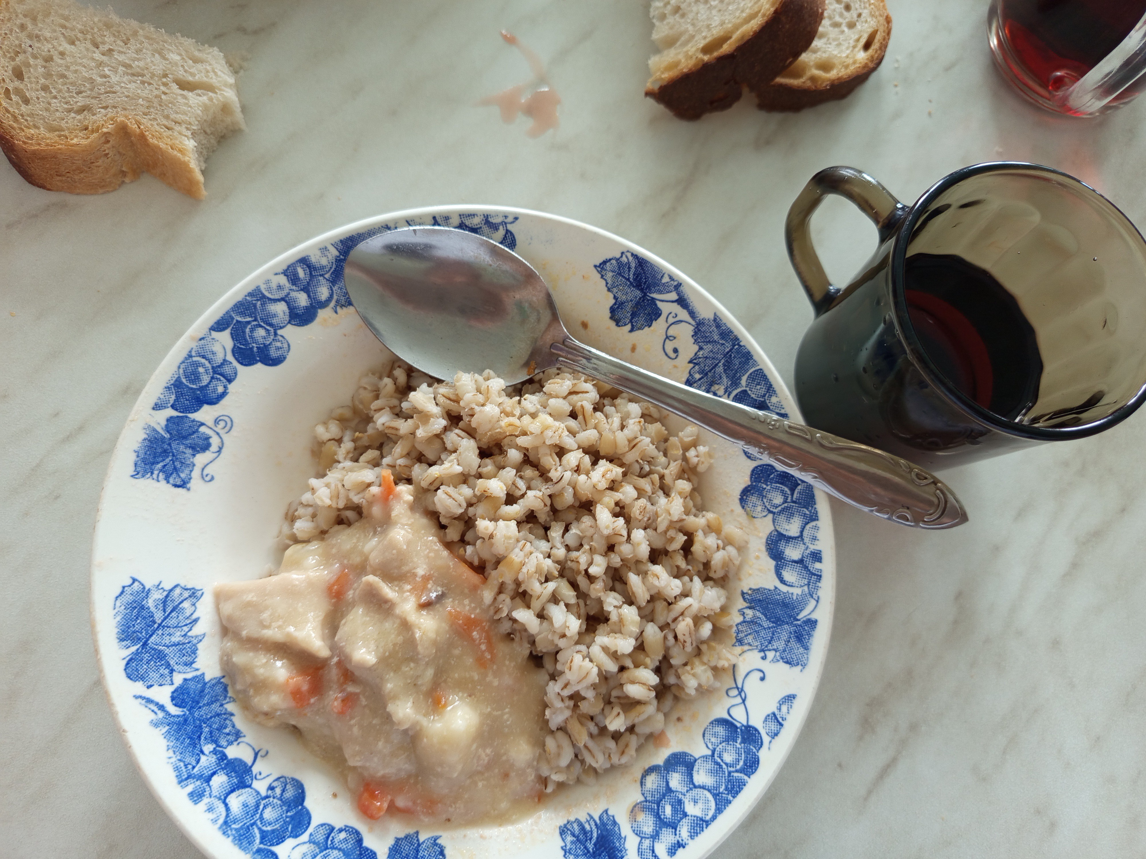 Barley with chicken stew