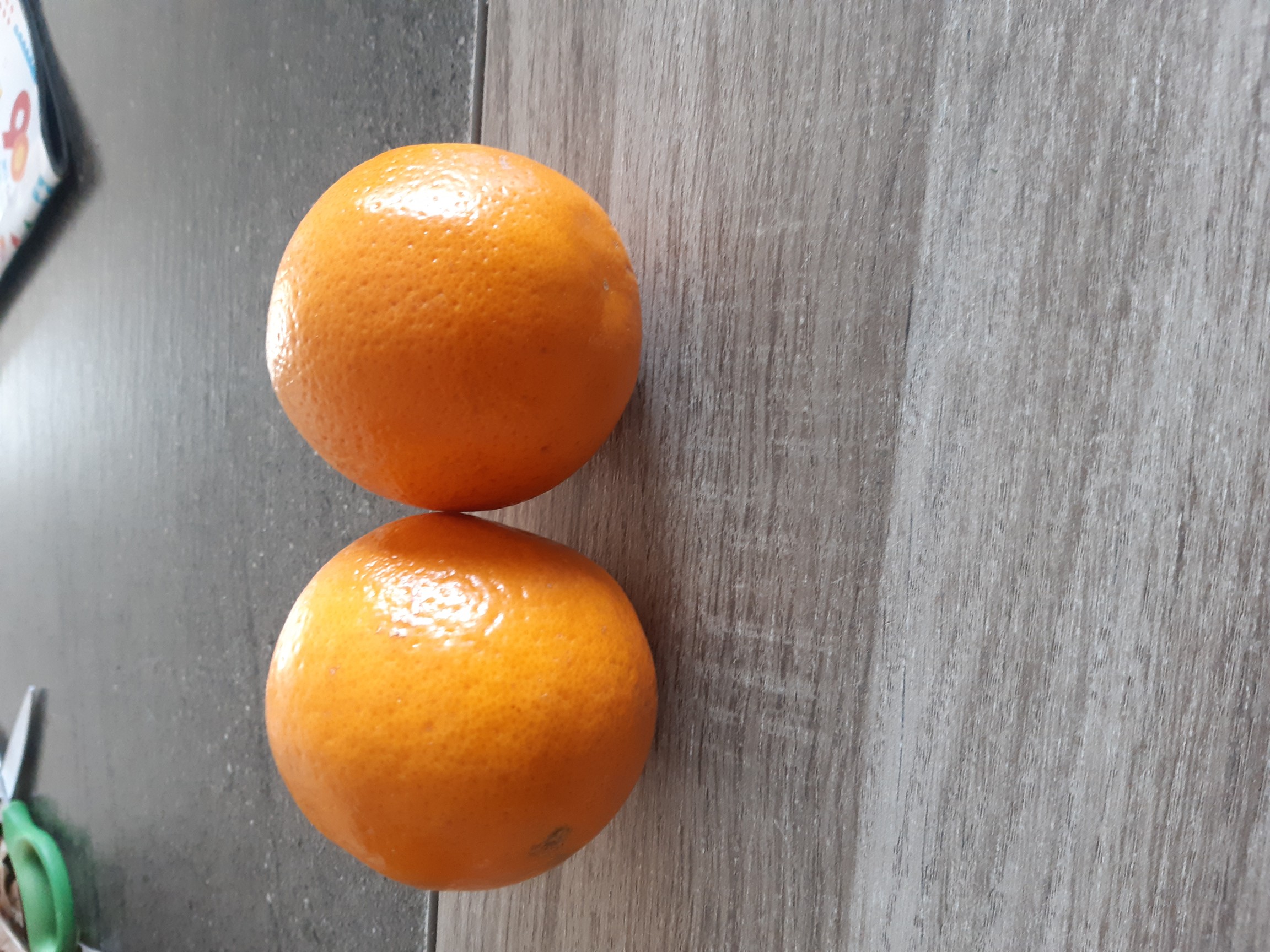 Deux oranges fraîches