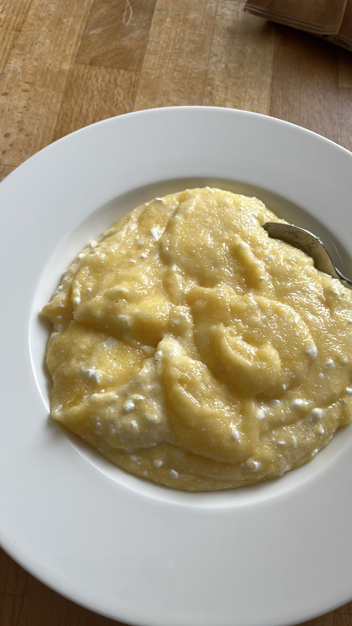 Polenta mit Hüttenkäse