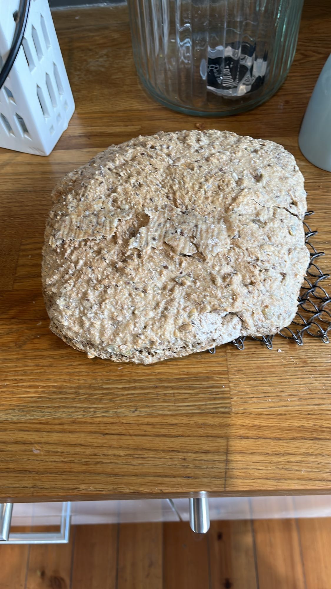 Grovt hjemmebakt brød