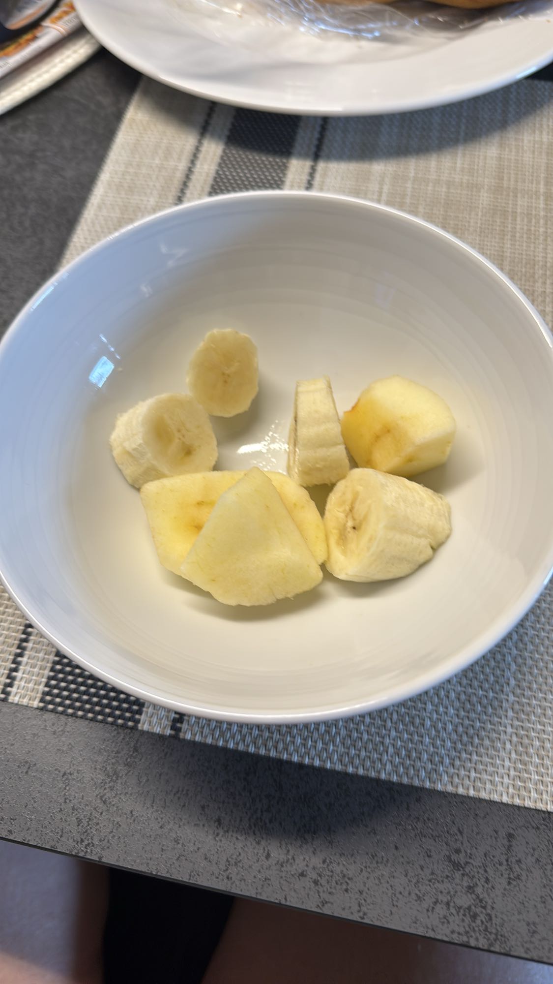 Bananen-Apfel Schale