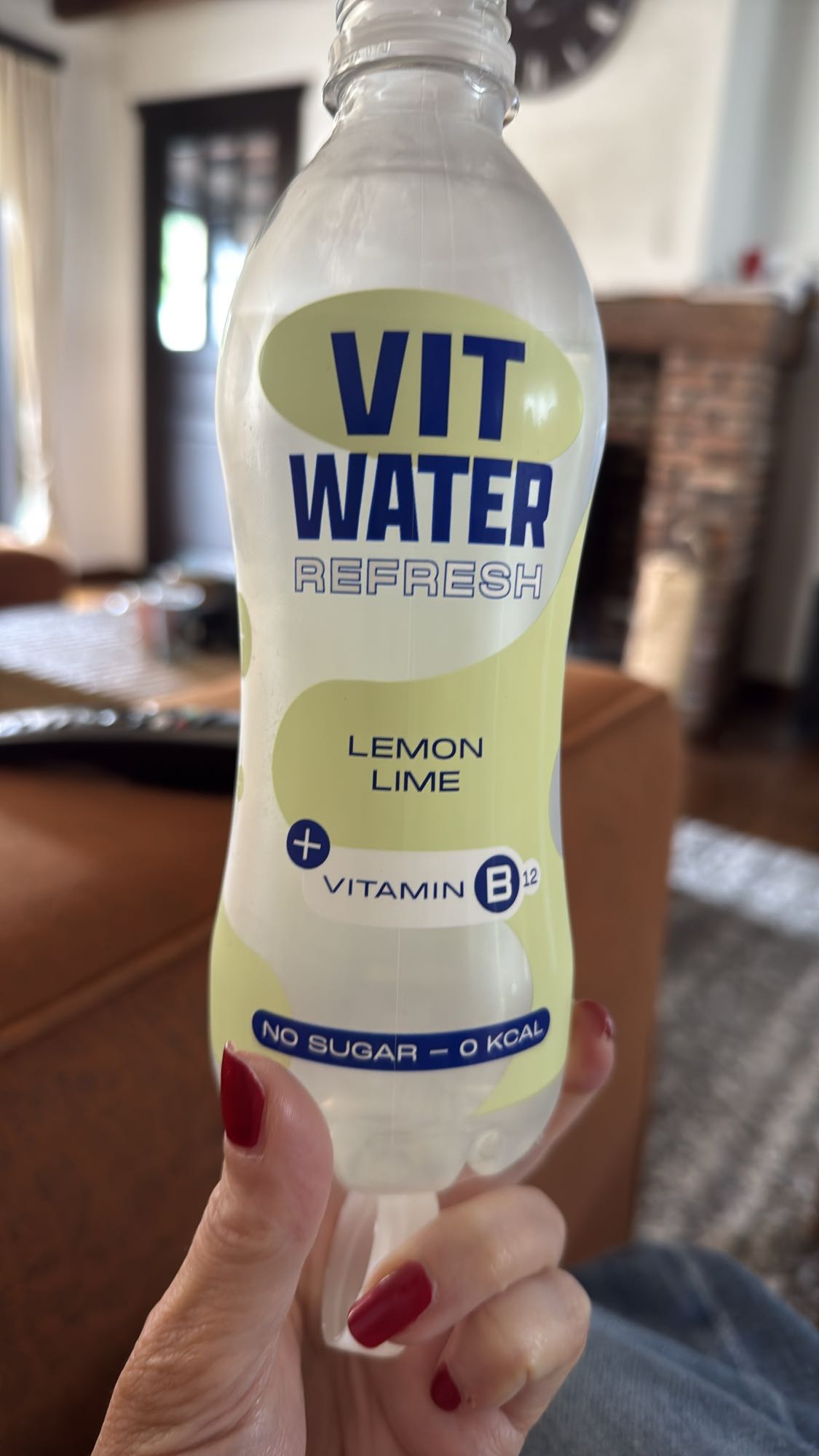 Vitwater citroen limoen