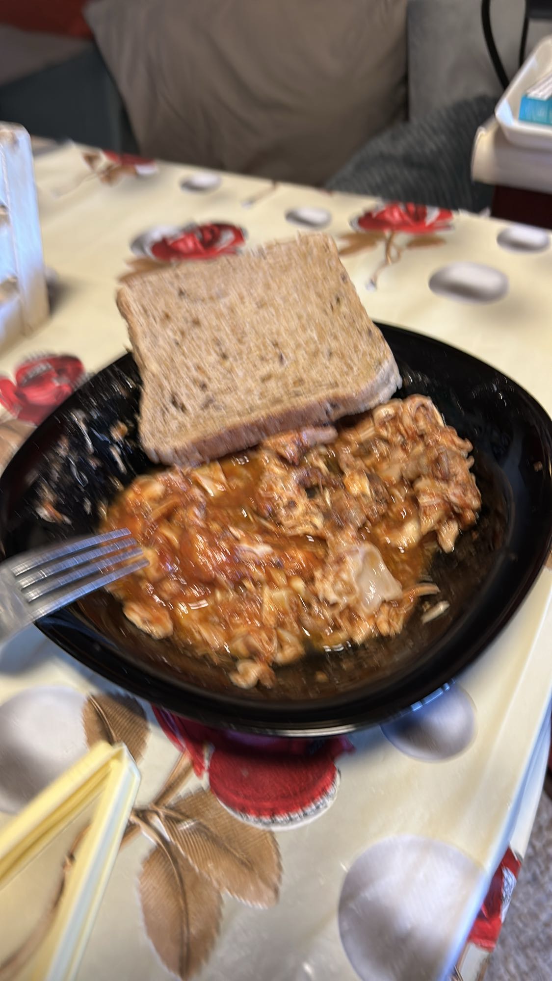 Tocană de pui cu pâine