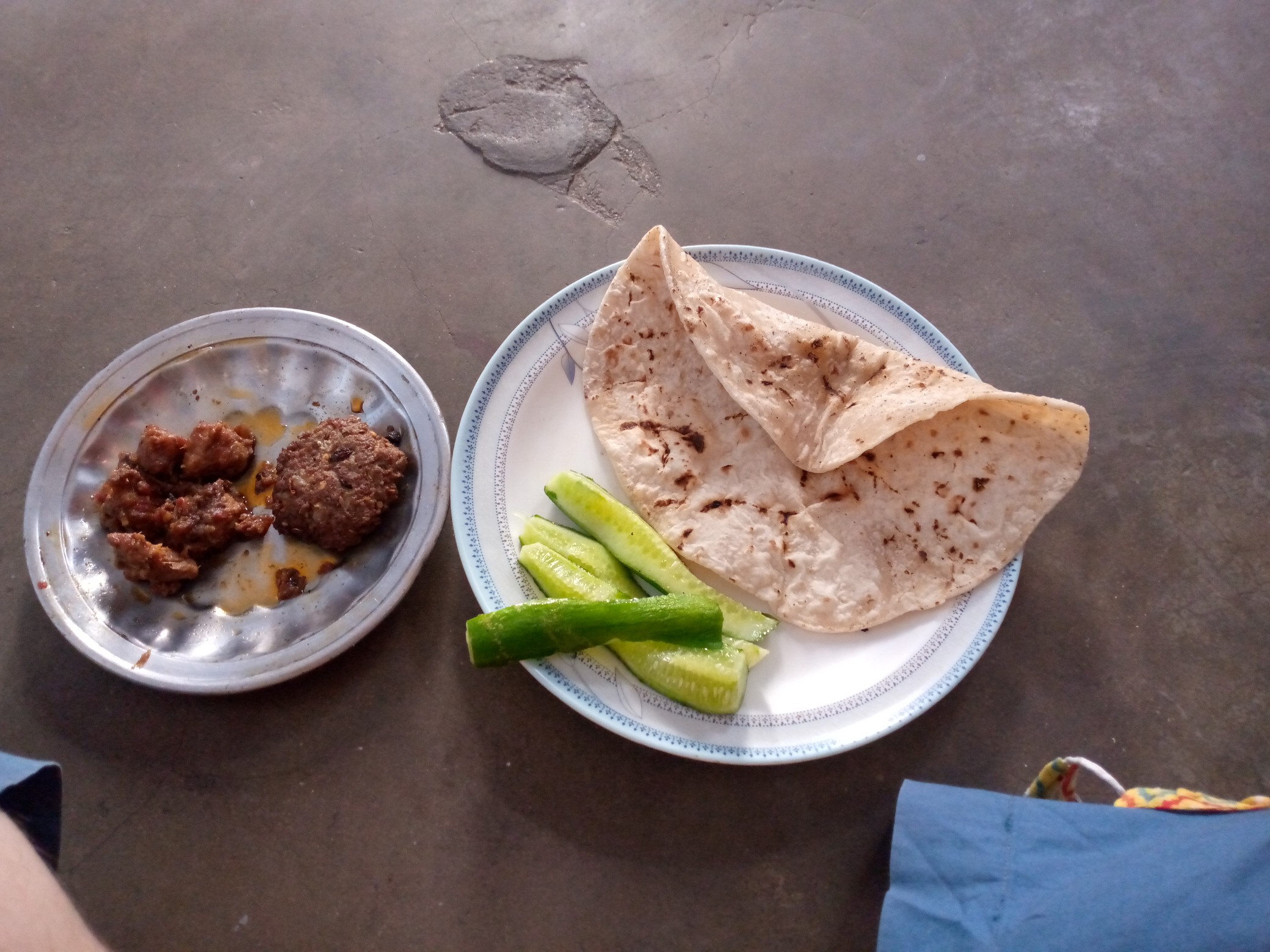 Beef patty, roti, cucumber