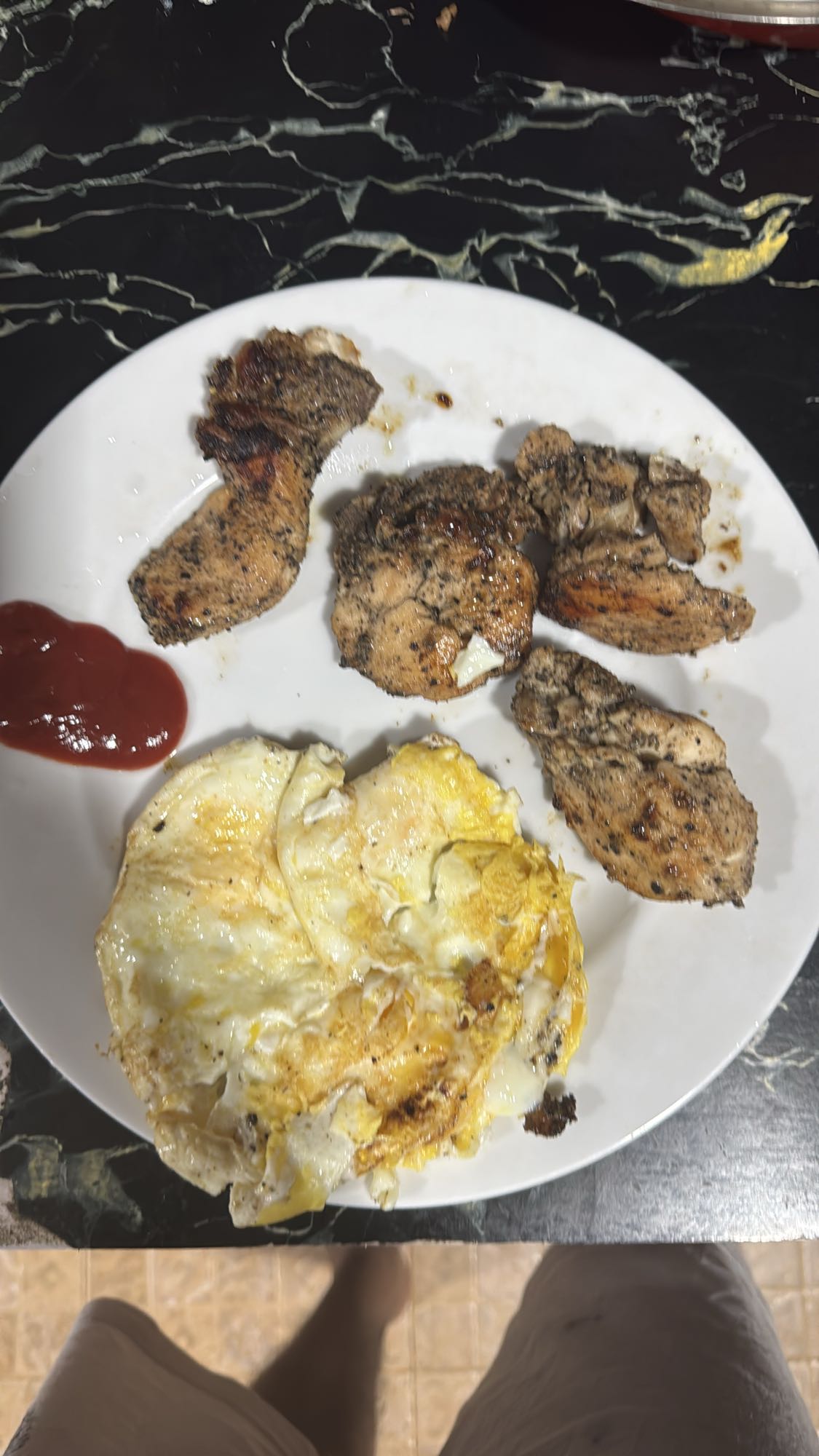 Chicken, eggs, ketchup plate
