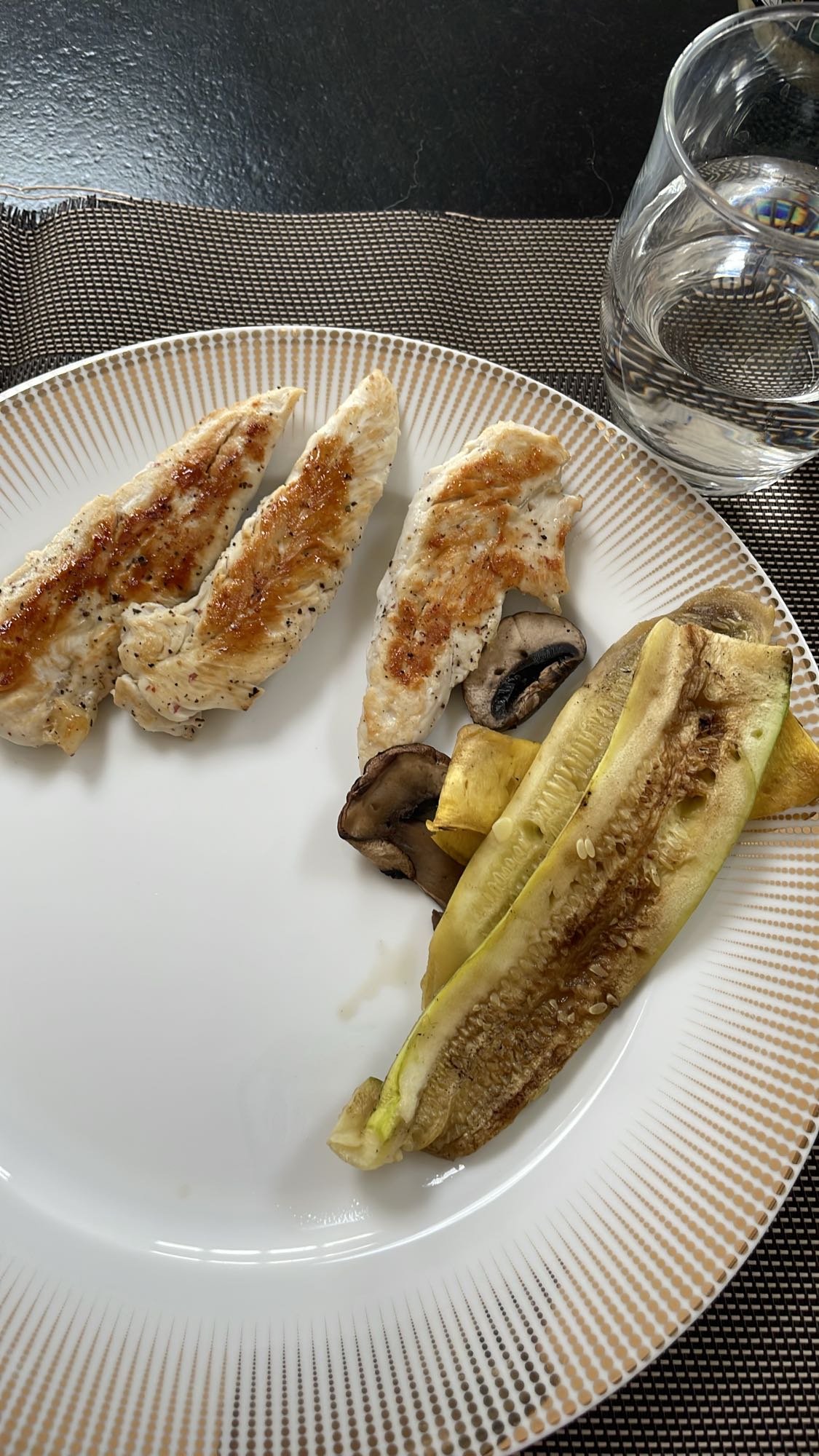 Poulet et légumes grillés