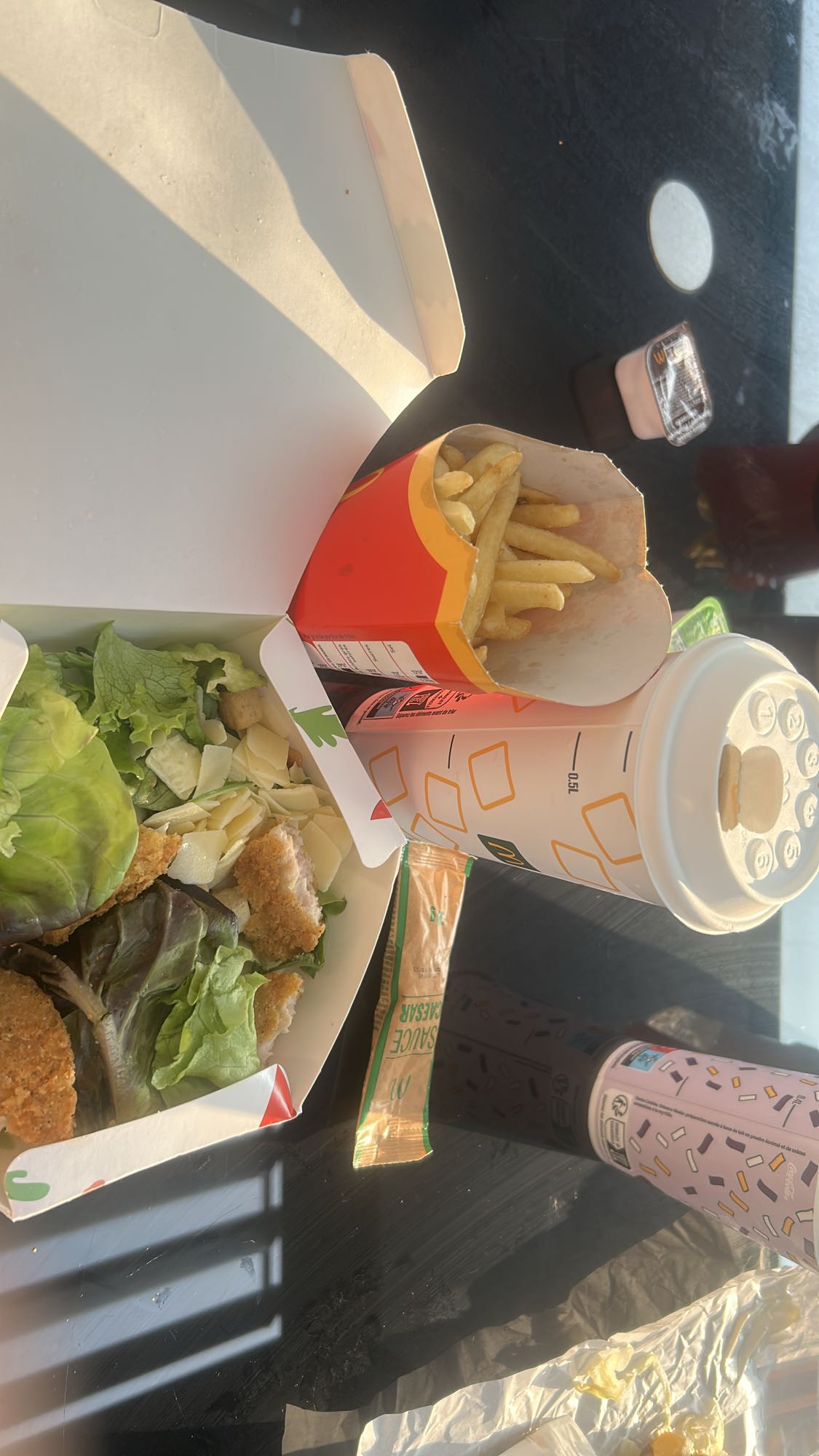 Menu salade poulet et frites