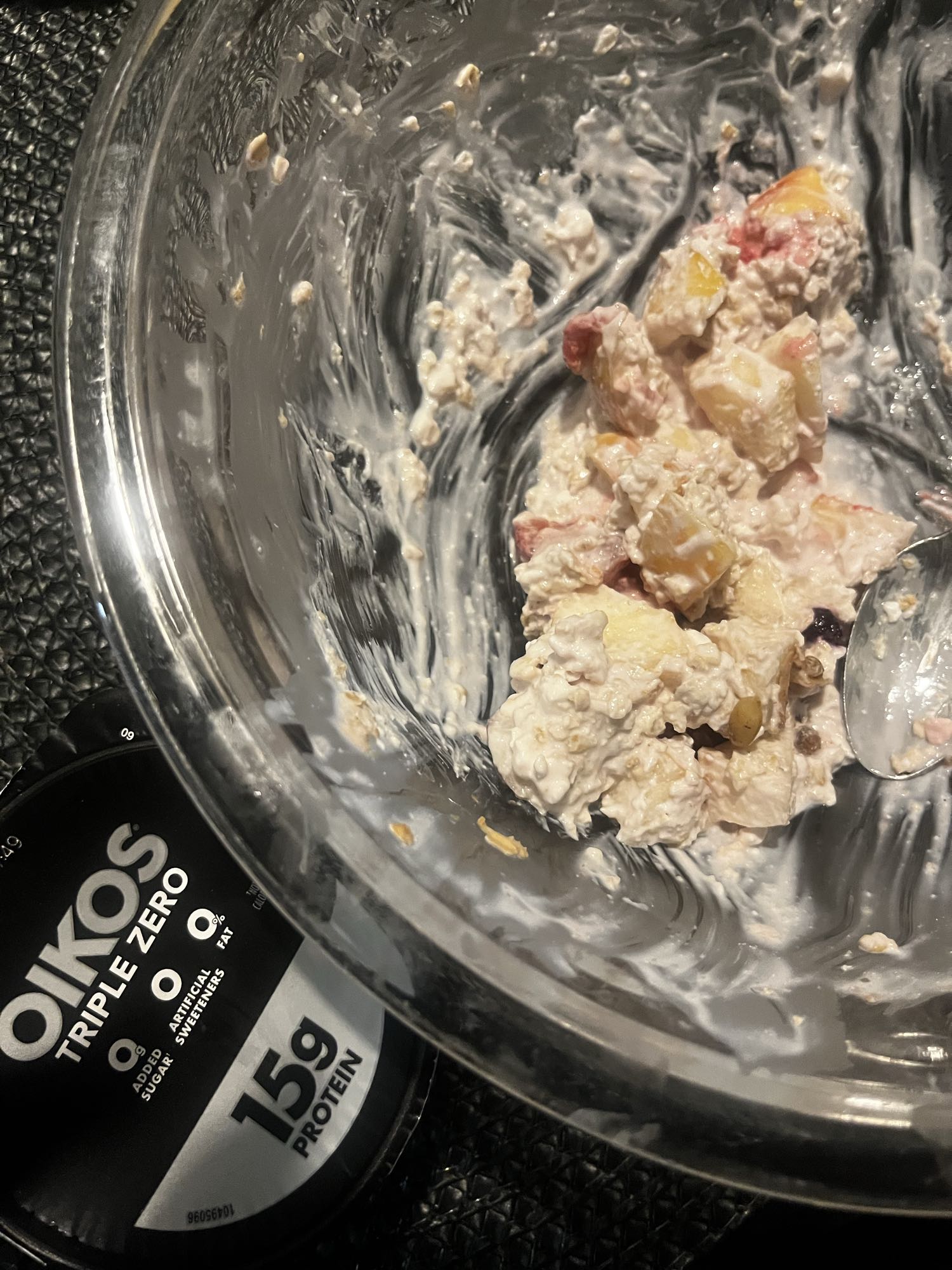 ensalada de frutas con yogur y avena