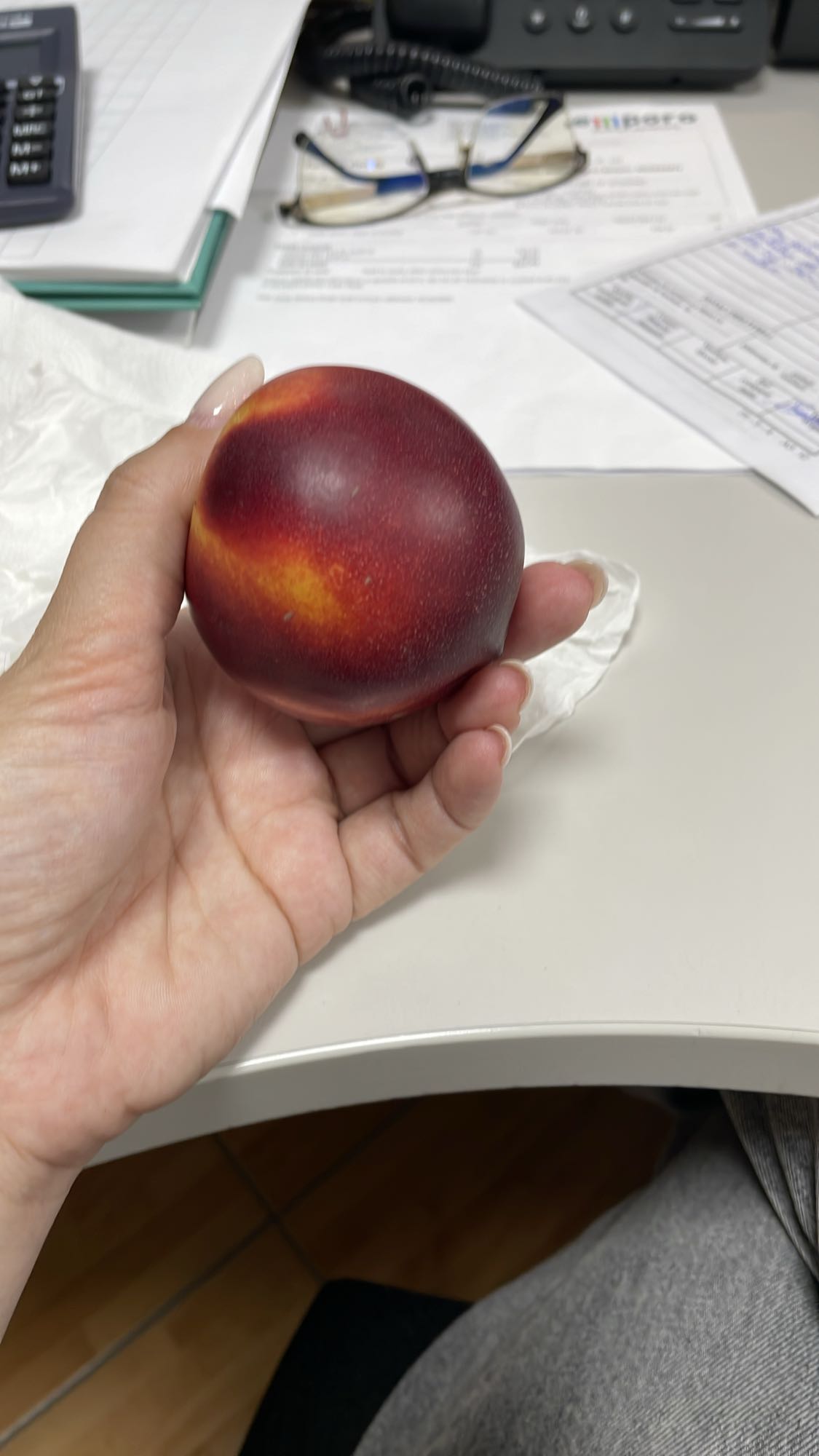 Nectarina proaspătă