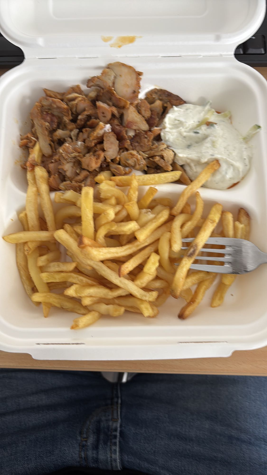 Kebab mit Pommes