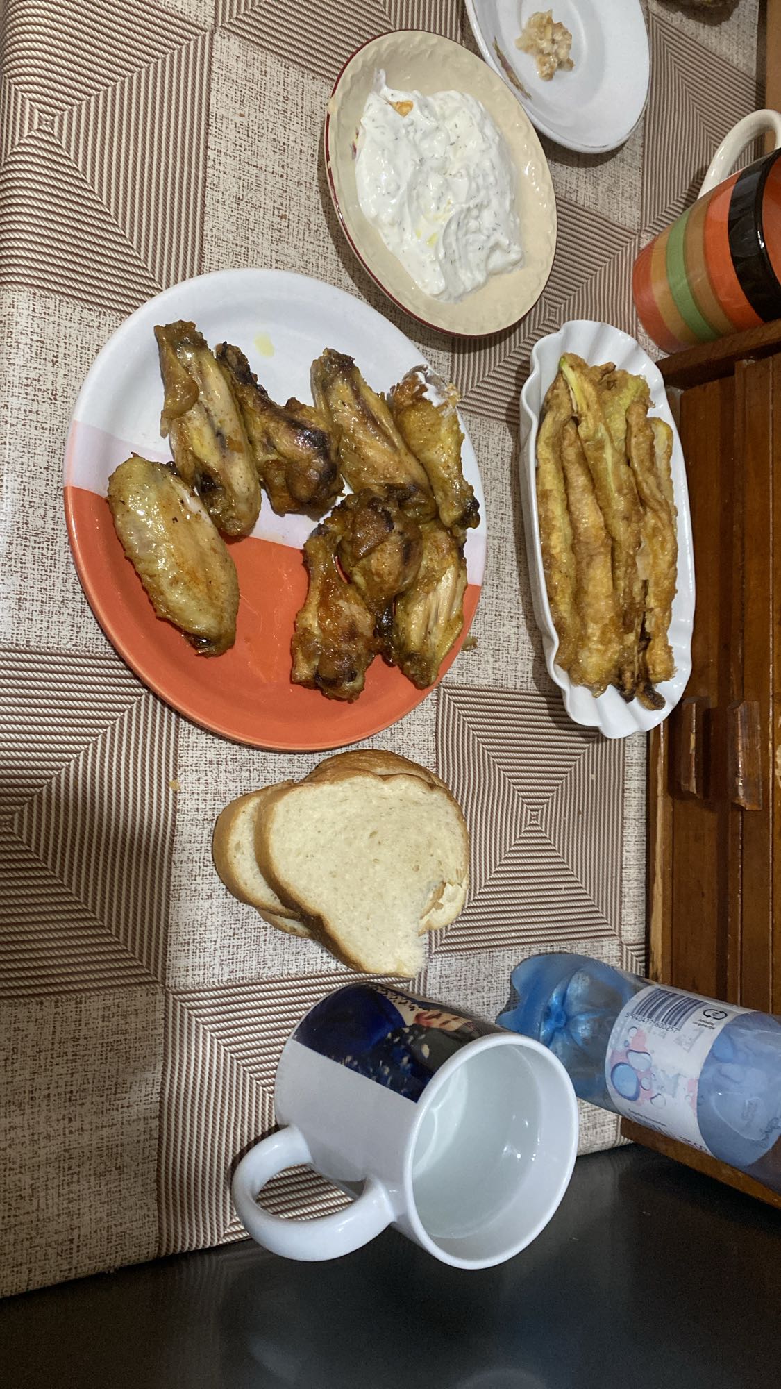 Aripioare cu garnituri