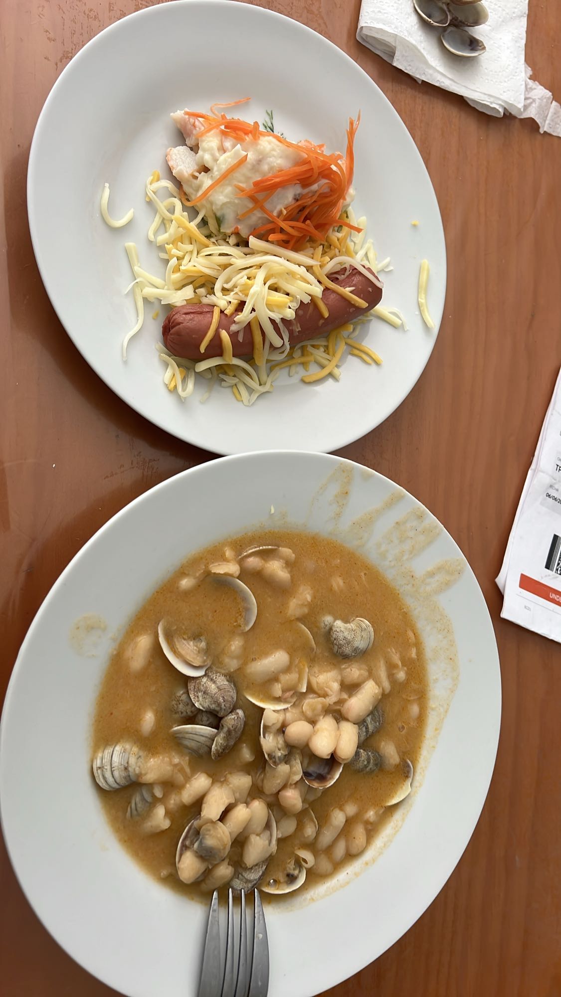 alubias con almejas y salchicha