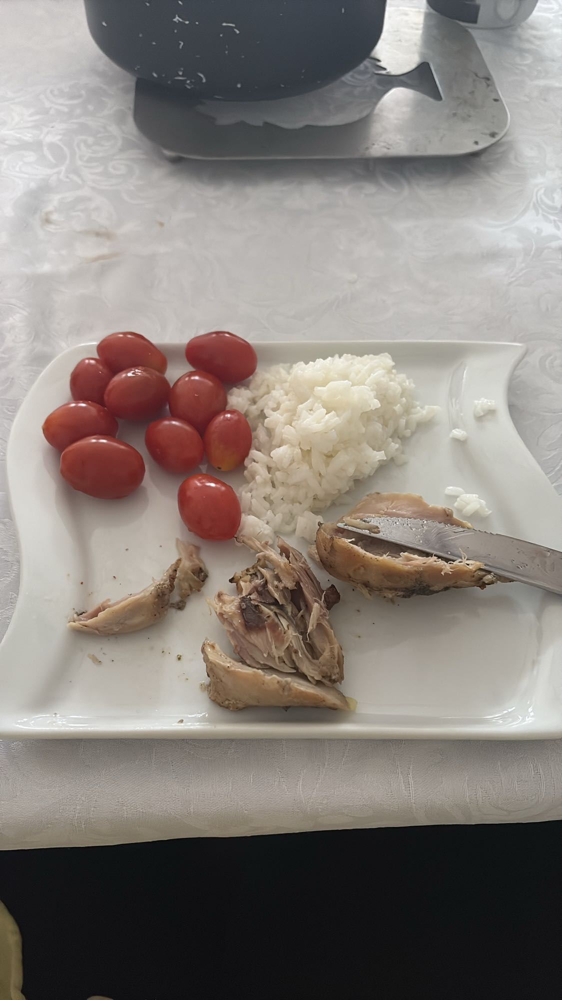 Csirke, rizs, paradicsom