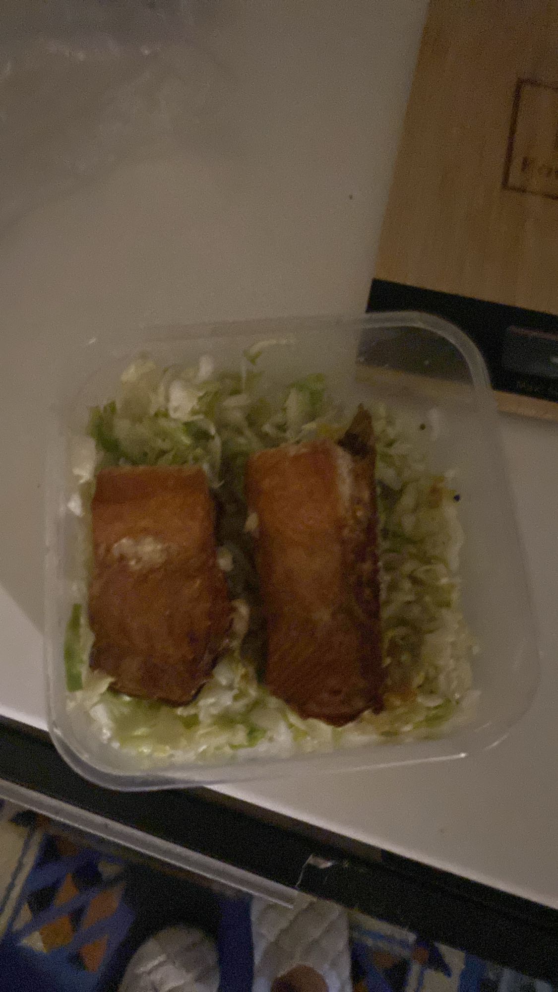 Somon cu salată verde