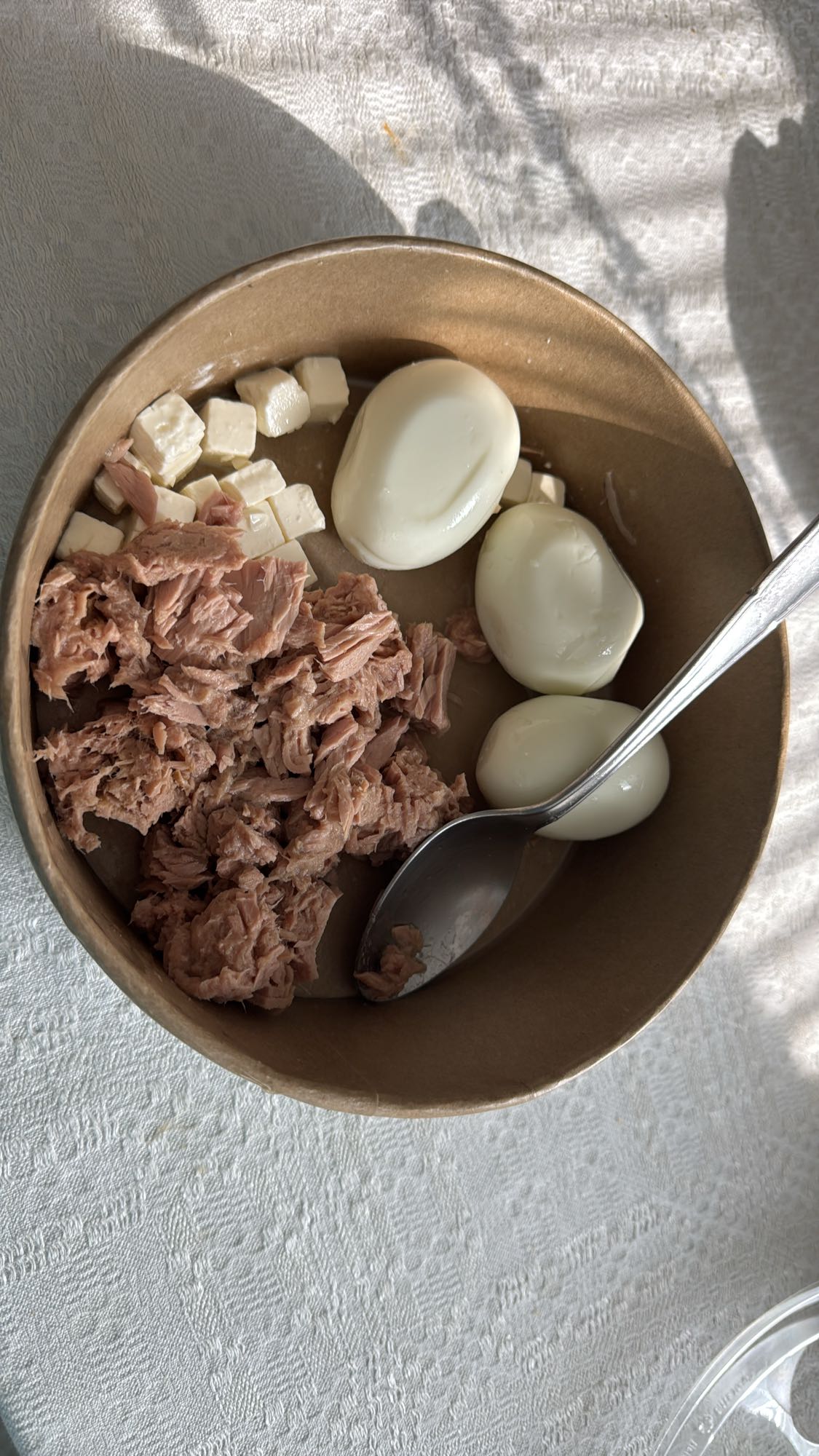 Tonfisk och äggskål