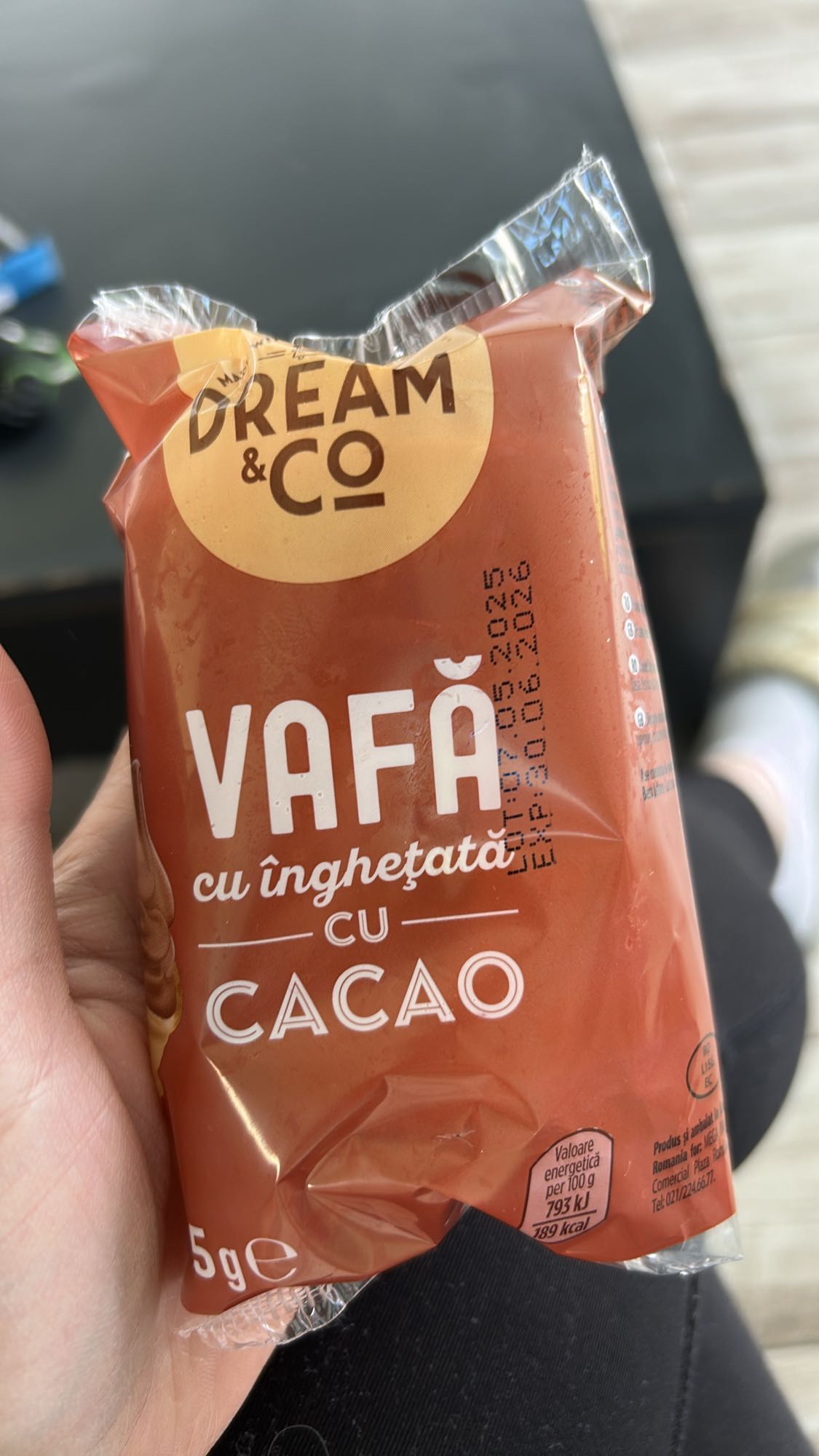 Vafă cu înghețată cacao
