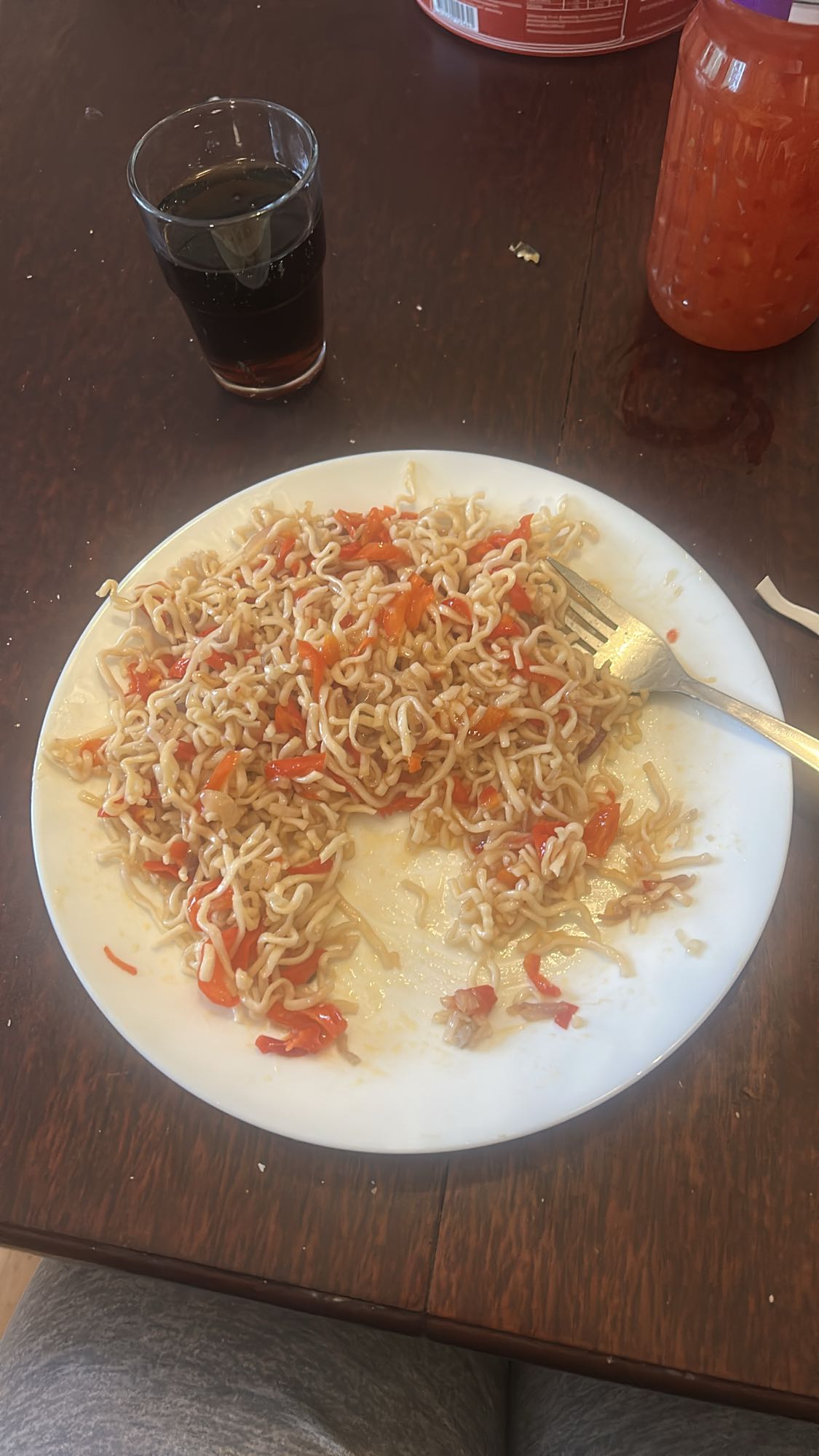 Nudlar med paprika och läsk