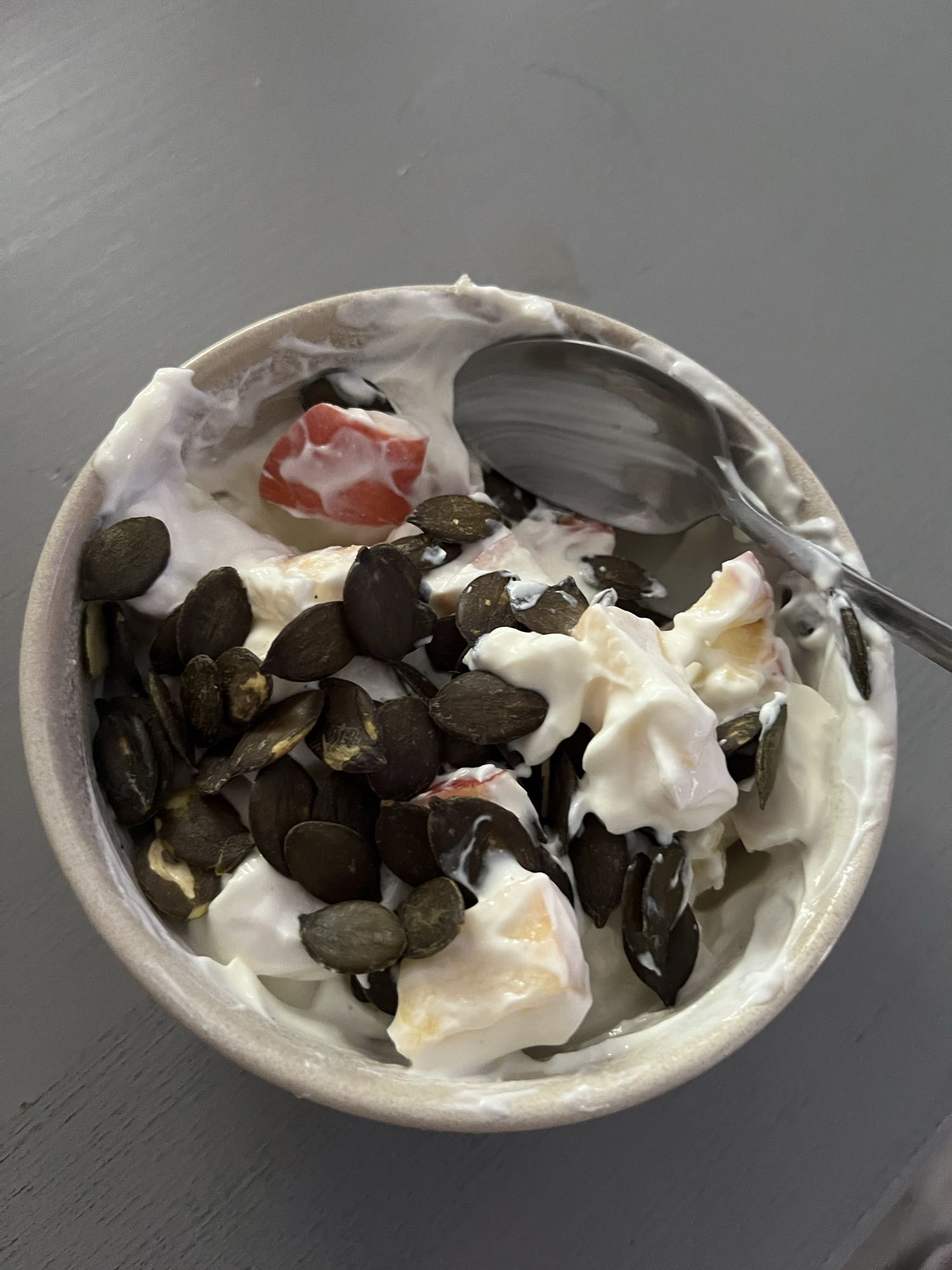 Yaourt aux fruits et graines