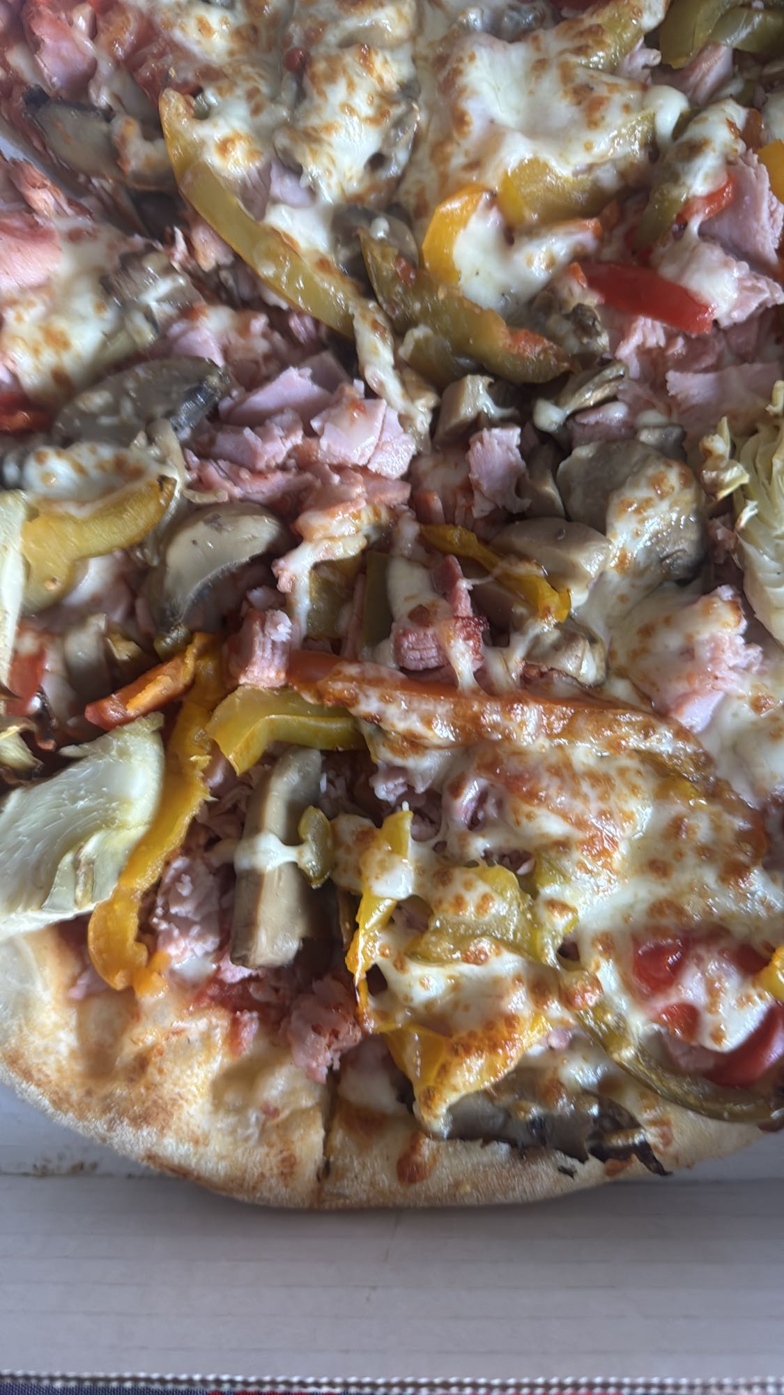 Pizza jambon légumes