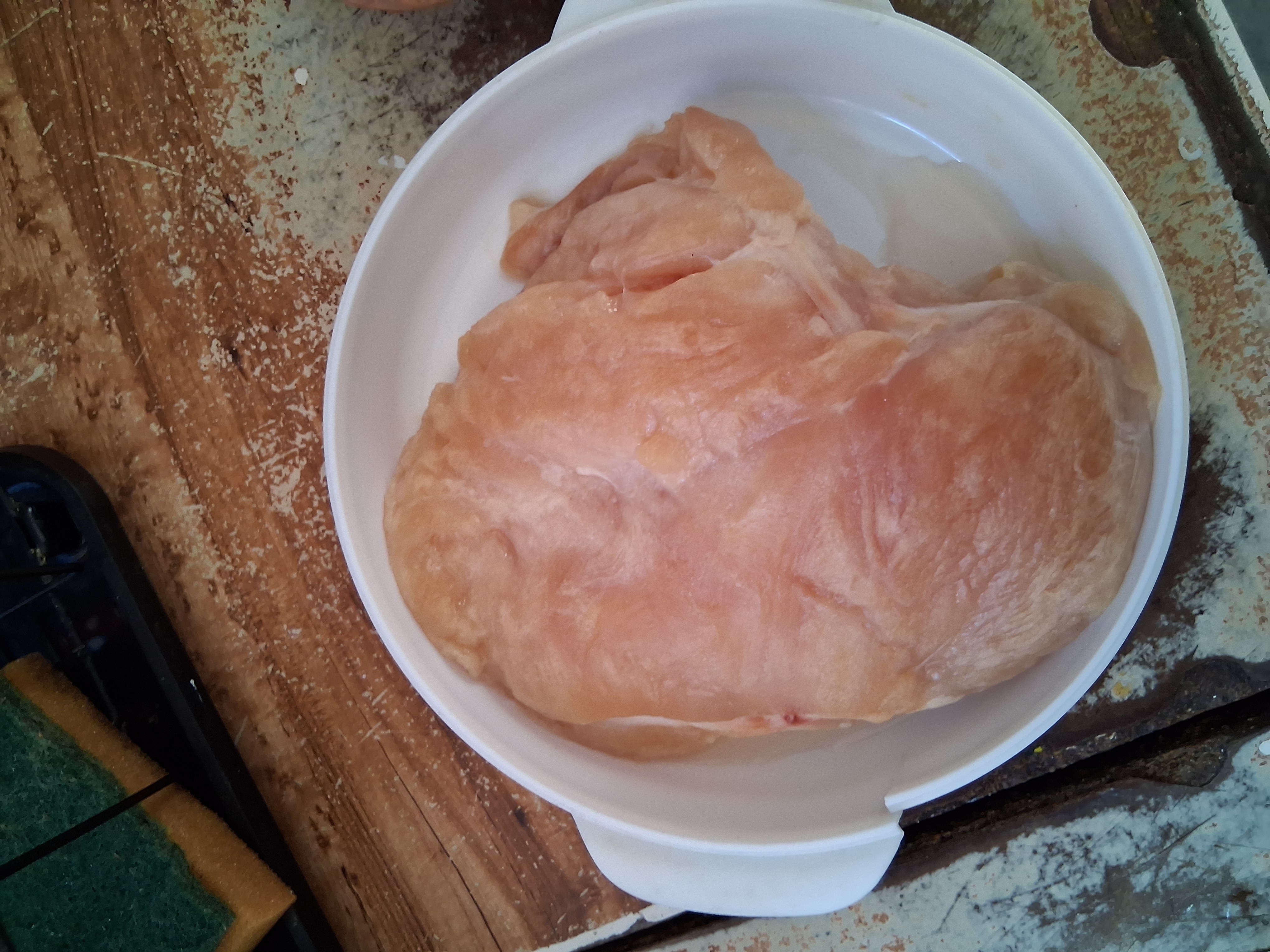 Pechuga de pollo cruda