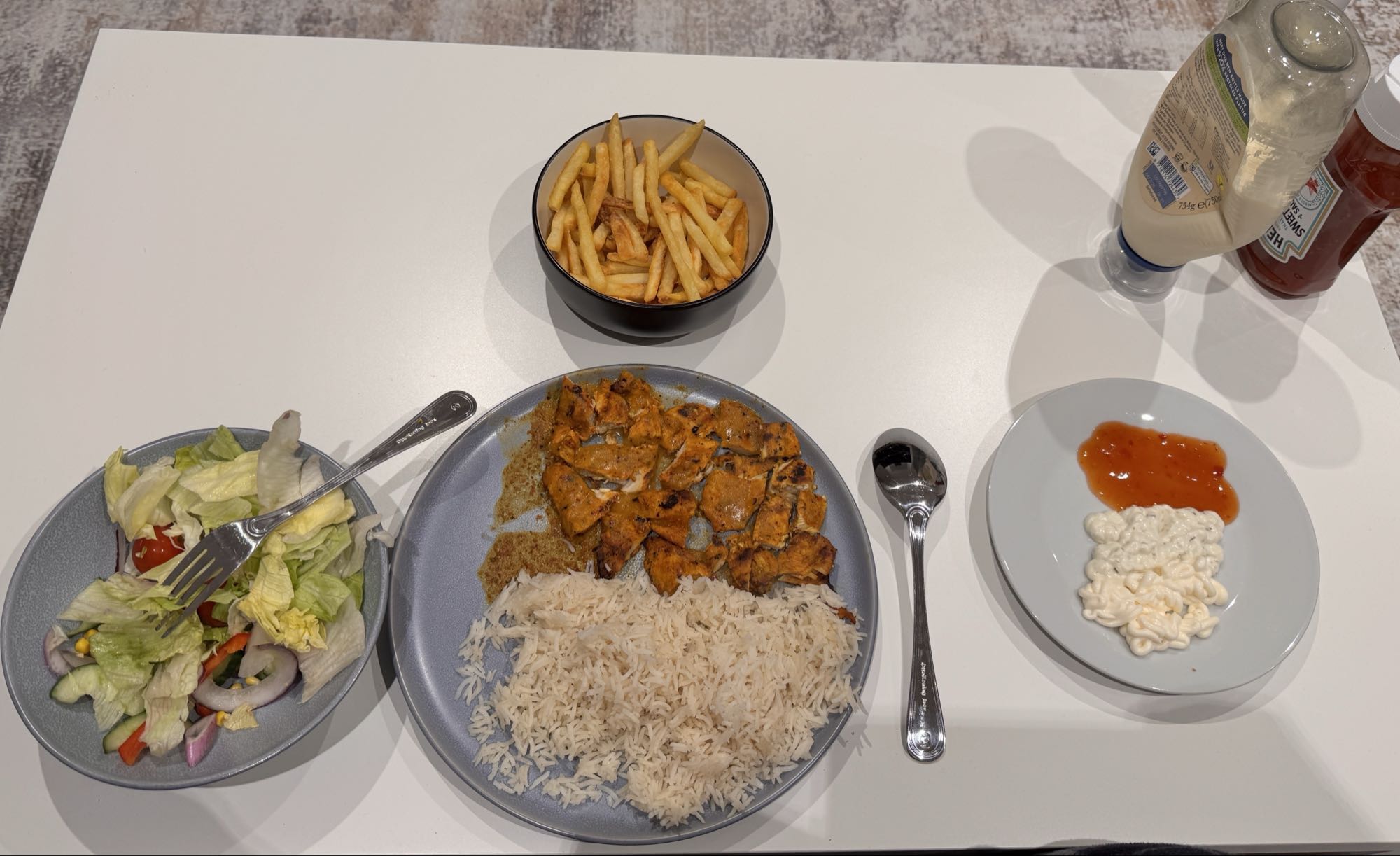 Chicken rice with salad