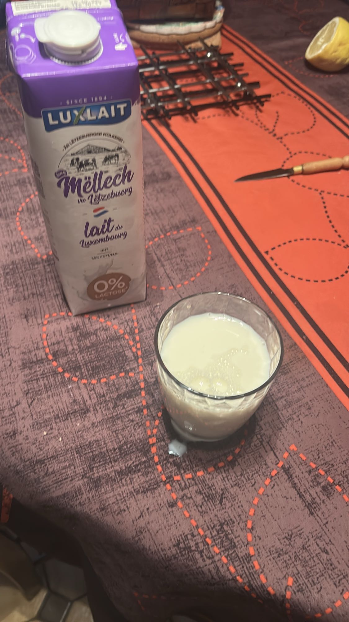 Laktosefreie Milchglas