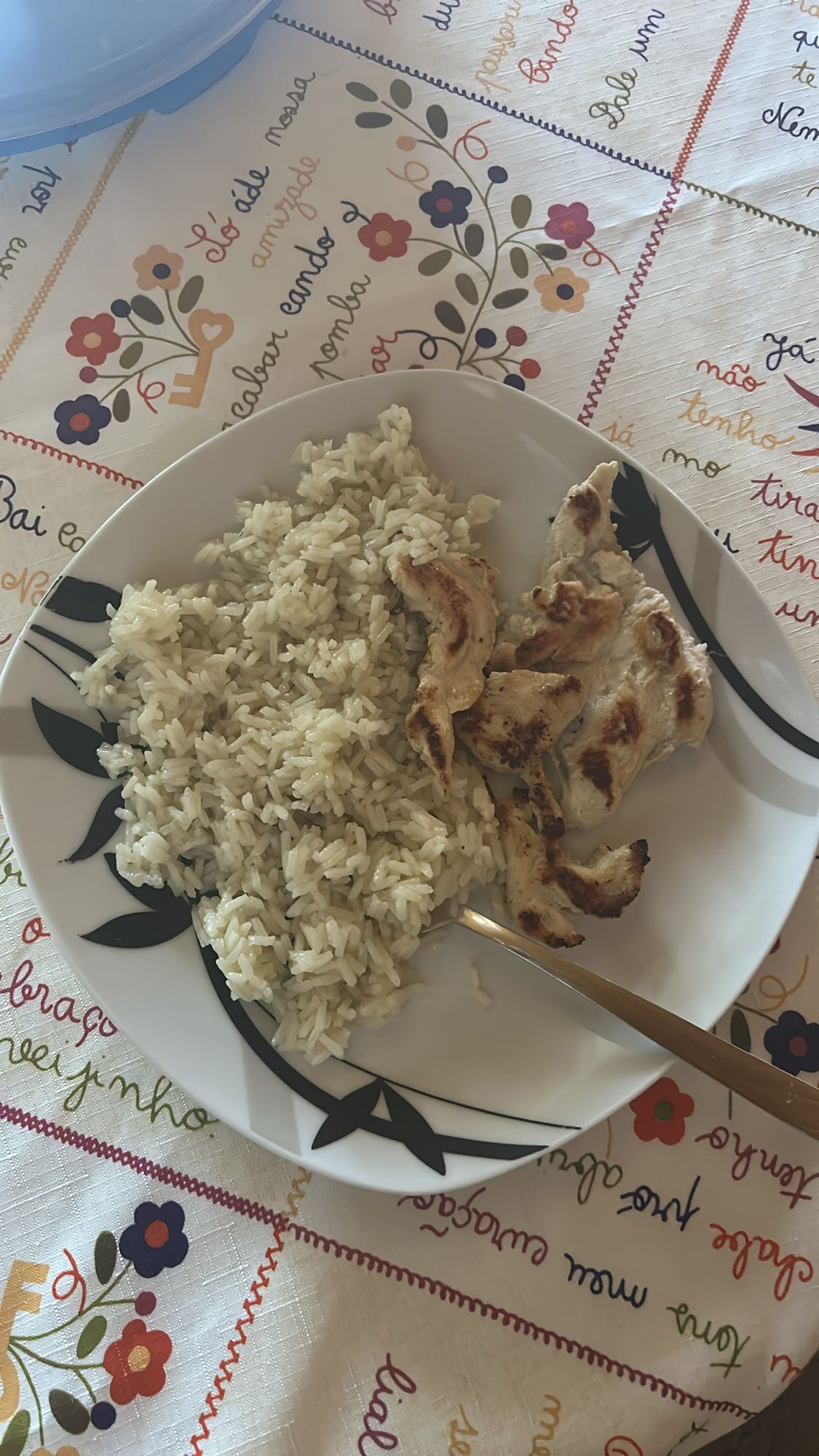 Arroz com frango grelhado