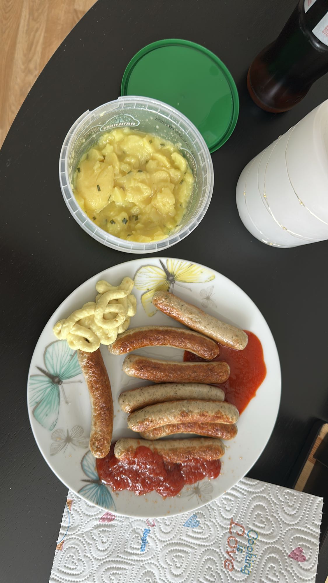 Würstchen mit Kartoffelsalat