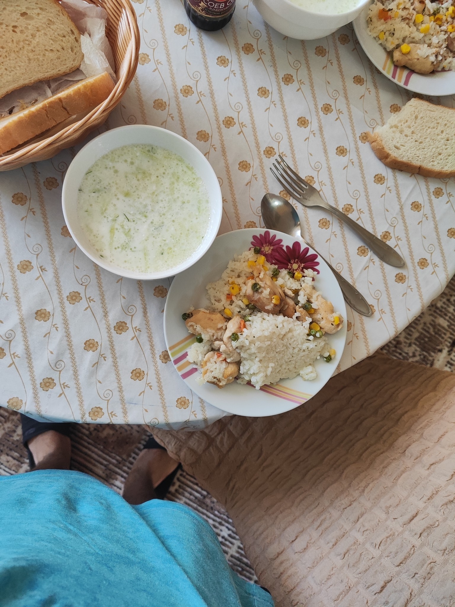 Chicken rice with bread and soup