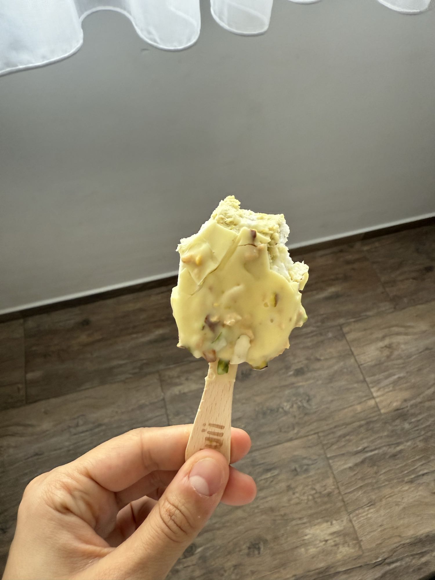 White chocolate pistachio ice cream